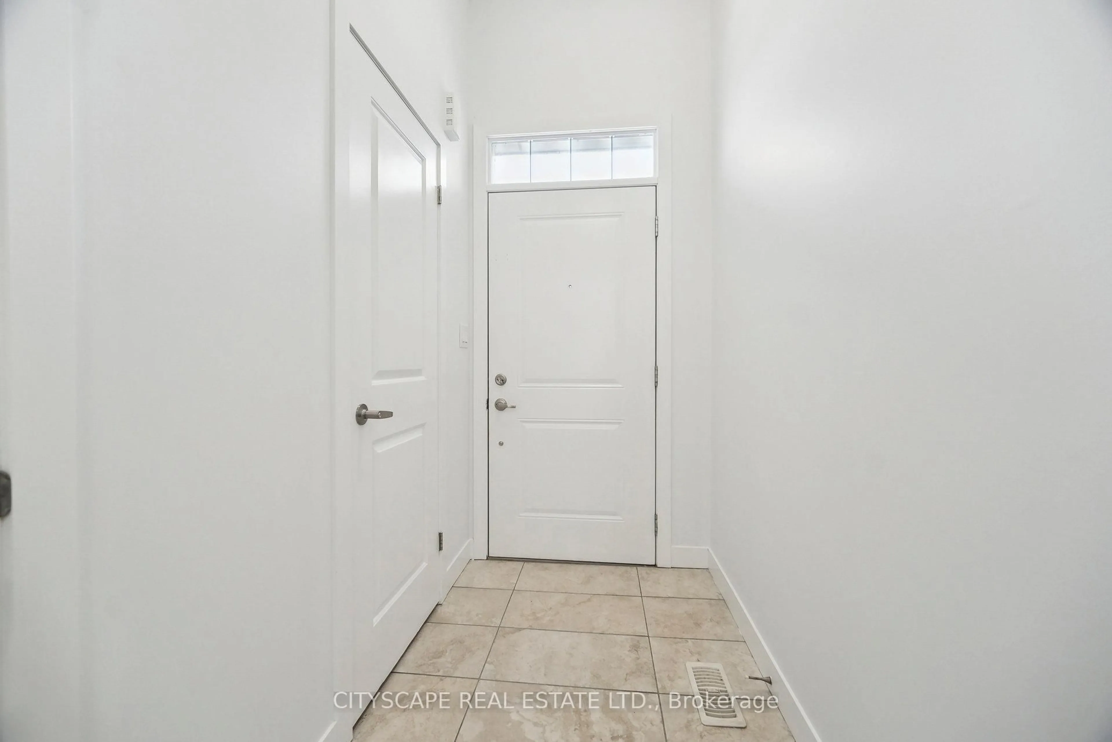 Indoor entryway for 439 Athlone Ave #B3, Woodstock Ontario N4V 0C8