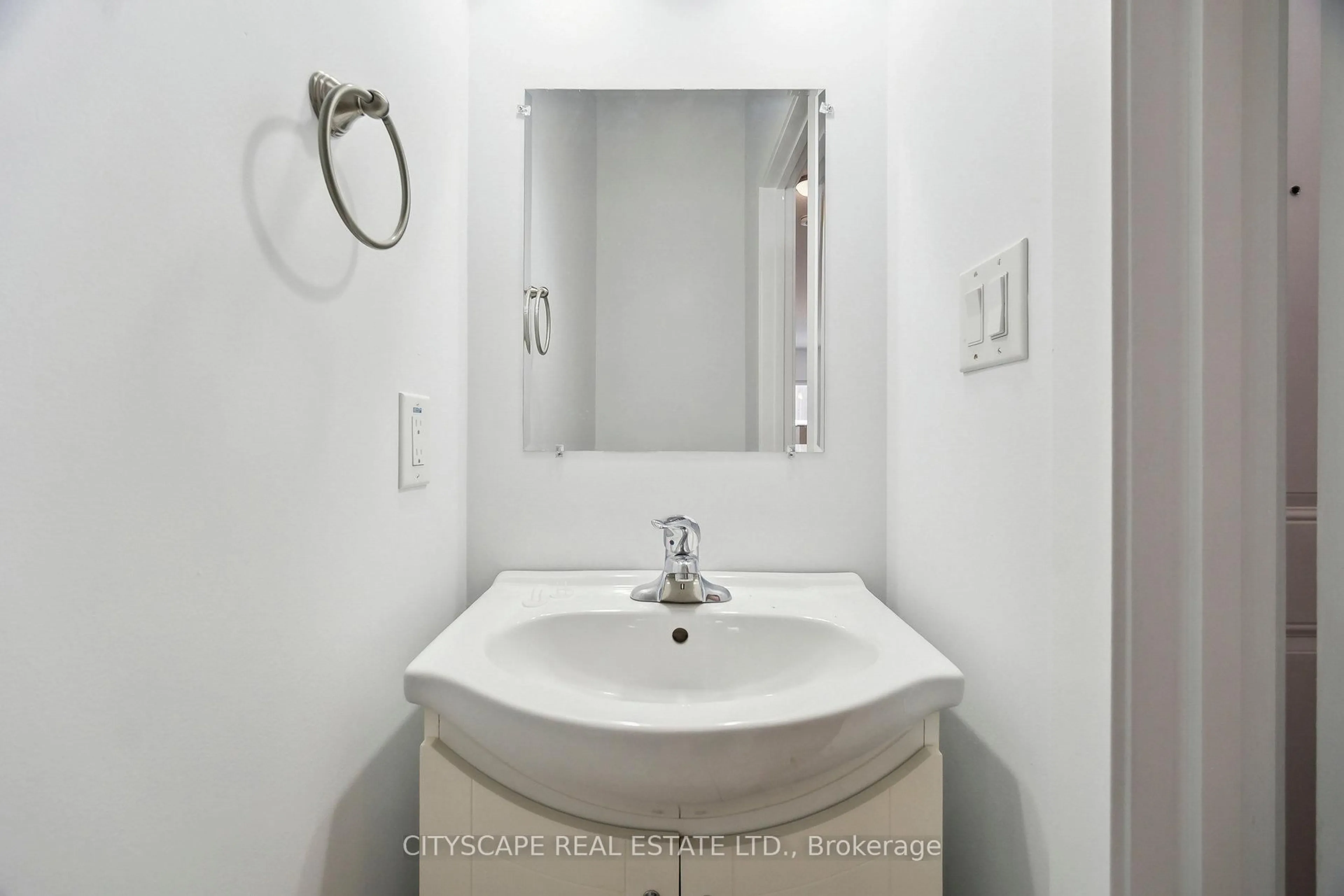 Standard bathroom, unknown for 439 Athlone Ave #B3, Woodstock Ontario N4V 0C8