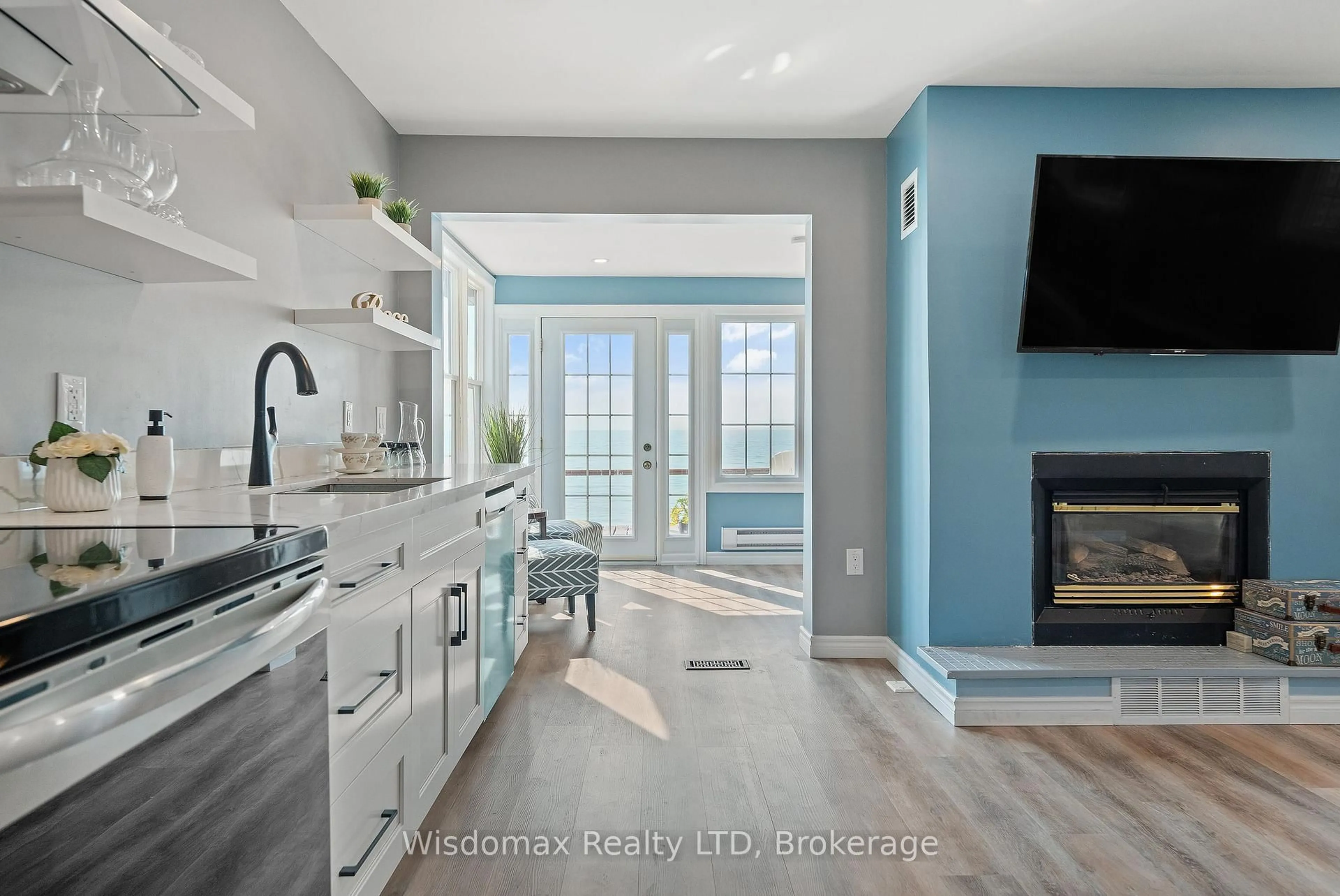 Open concept kitchen, ceramic/tile floor for 11371 NEFF St, Wainfleet Ontario L0S 1V0