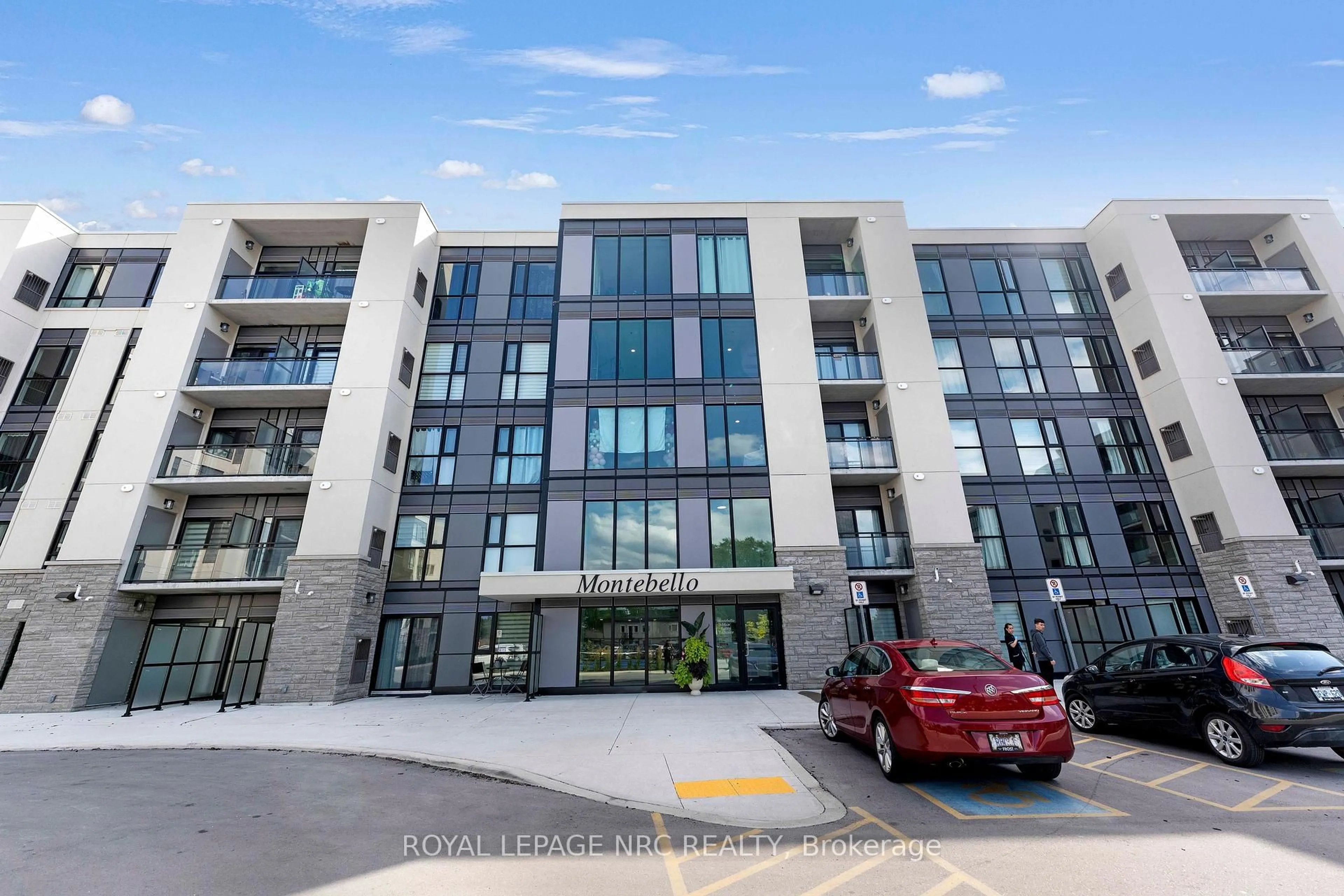 A pic from outside/outdoor area/front of a property/back of a property/a pic from drone, building for 50 Herrick Ave #LP-45, St. Catharines Ontario L2P 0G3