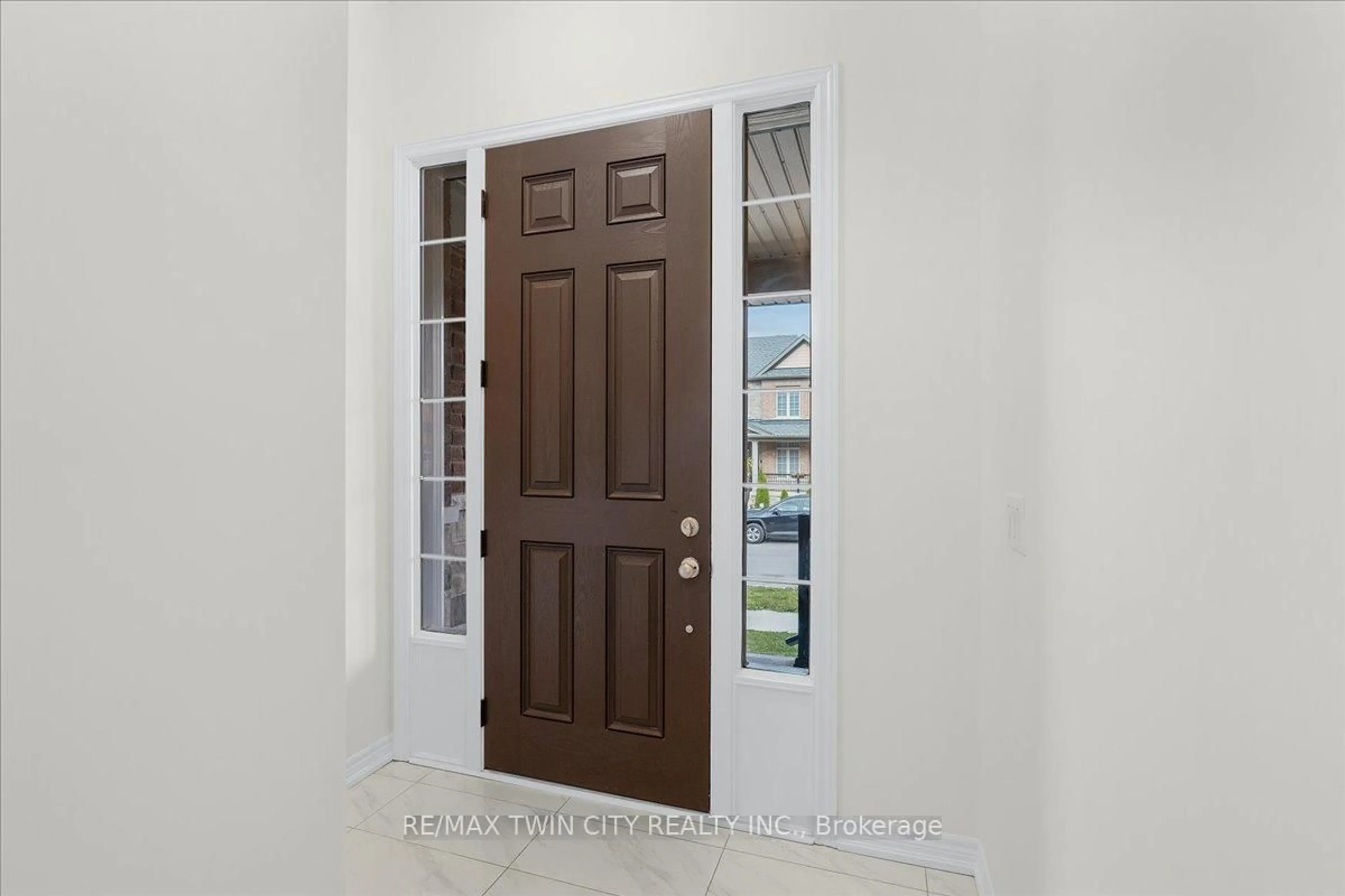 Indoor entryway for 64 Grassbourne Ave, Kitchener Ontario N2R 0S5