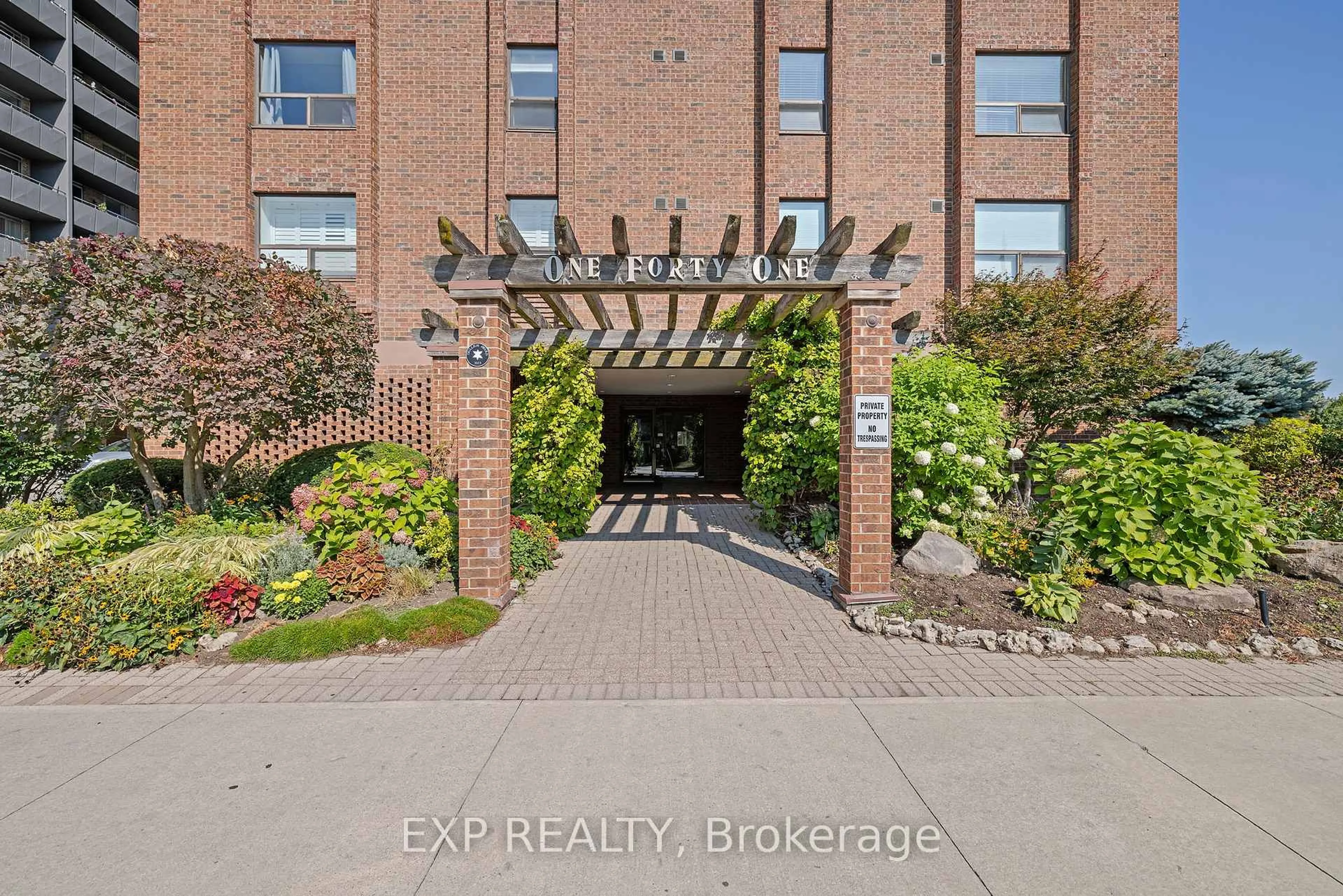 Indoor entryway for 141 Church St #602, St. Catharines Ontario L2R 7L7