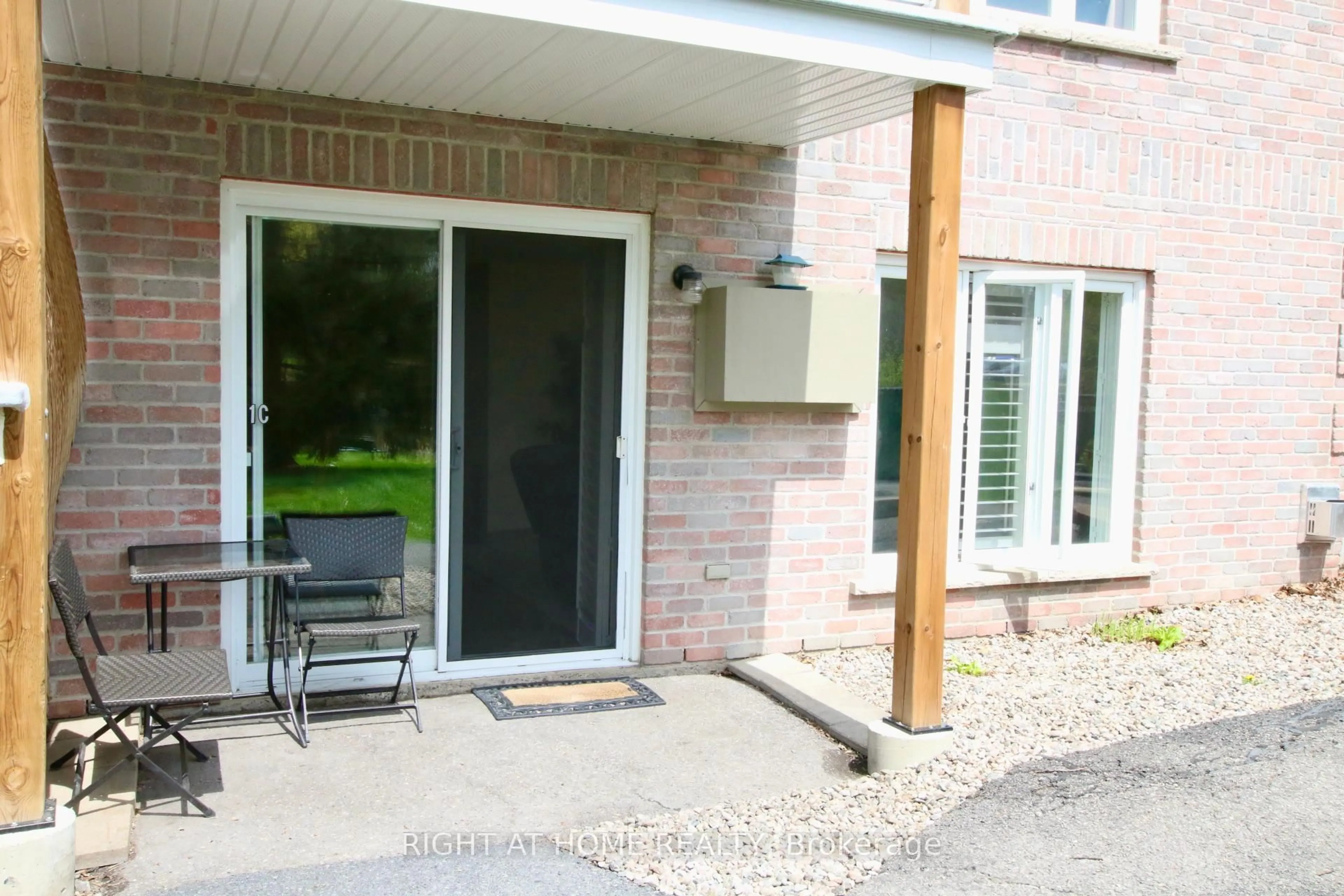 Patio, street for 97 Mill St #1C, Russell Ontario K4R 1B8