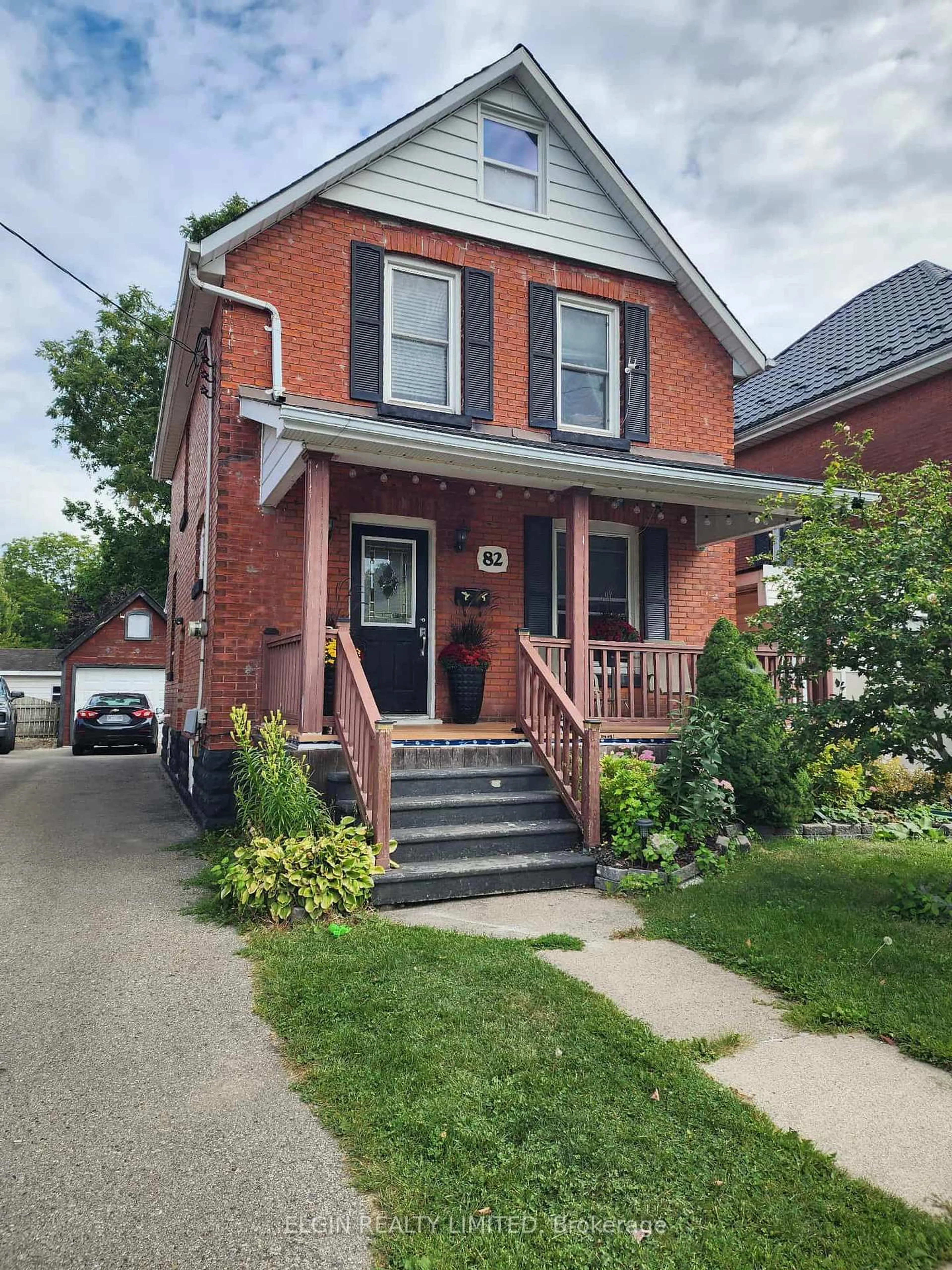 Home with brick exterior material, street for 82 Fifth Ave, St. Thomas Ontario N5R 4E1
