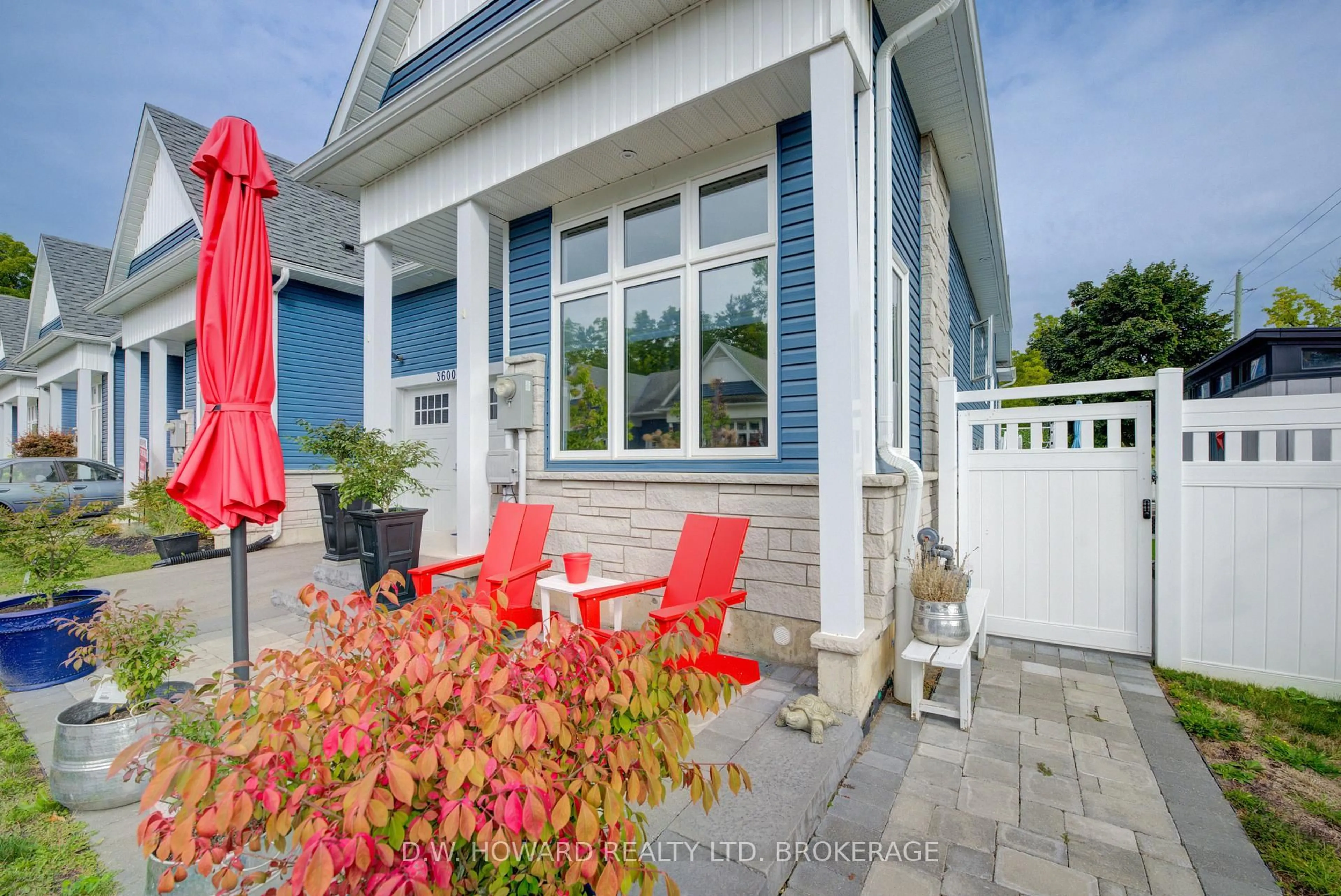 Home with vinyl exterior material, street for 3600 Hibbard St, Fort Erie Ontario L0S 1N0