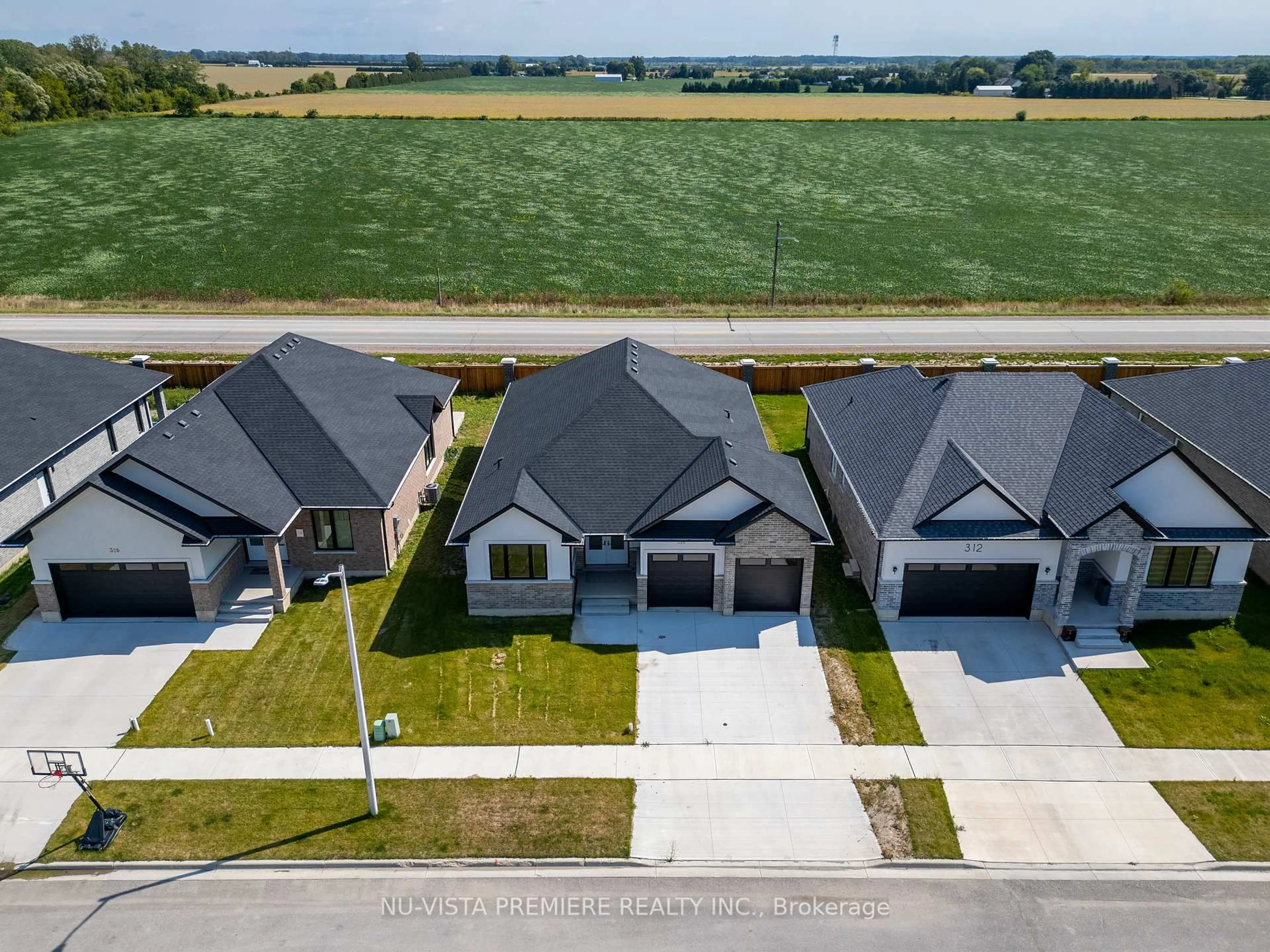 A pic from outside/outdoor area/front of a property/back of a property/a pic from drone, street for 316 STATHIS Blvd, Sarnia Ontario N6L 0B1
