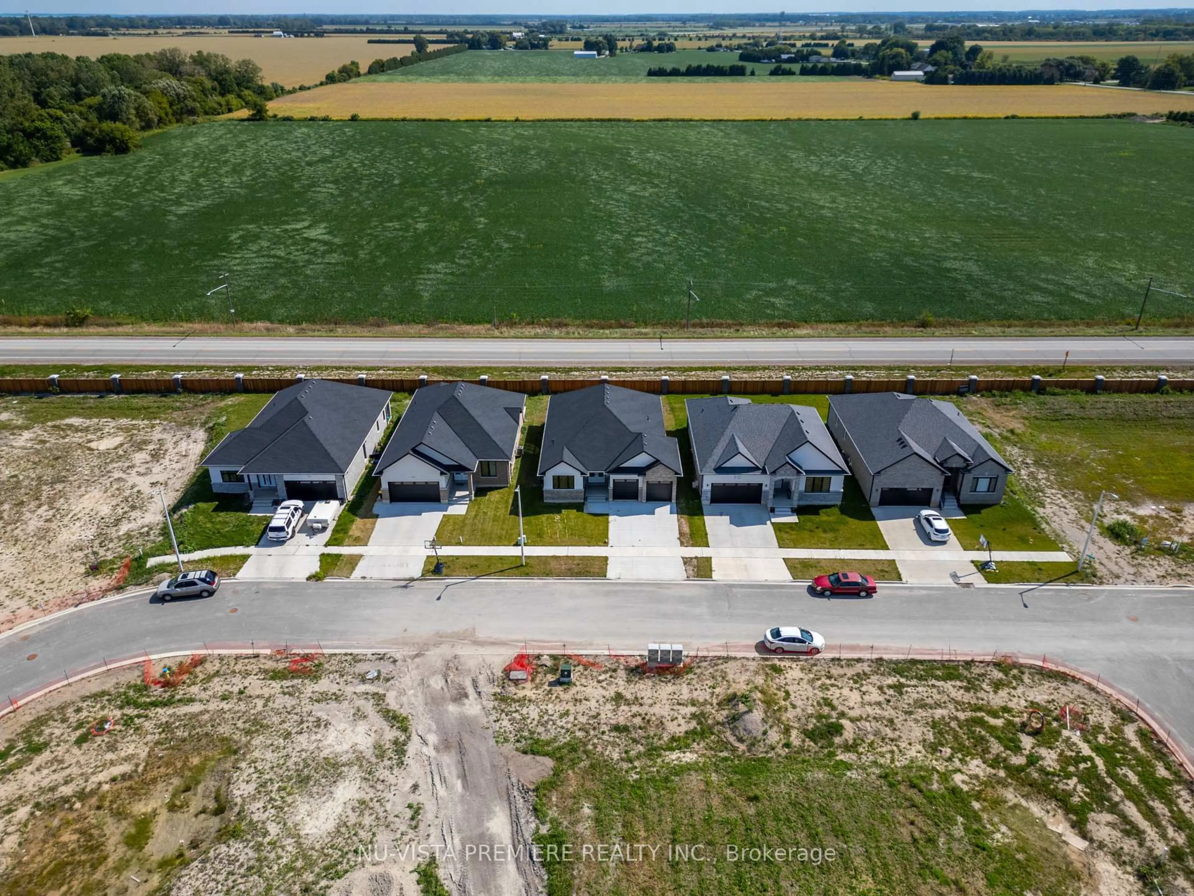 A pic from outside/outdoor area/front of a property/back of a property/a pic from drone, unknown for 316 STATHIS Blvd, Sarnia Ontario N6L 0B1