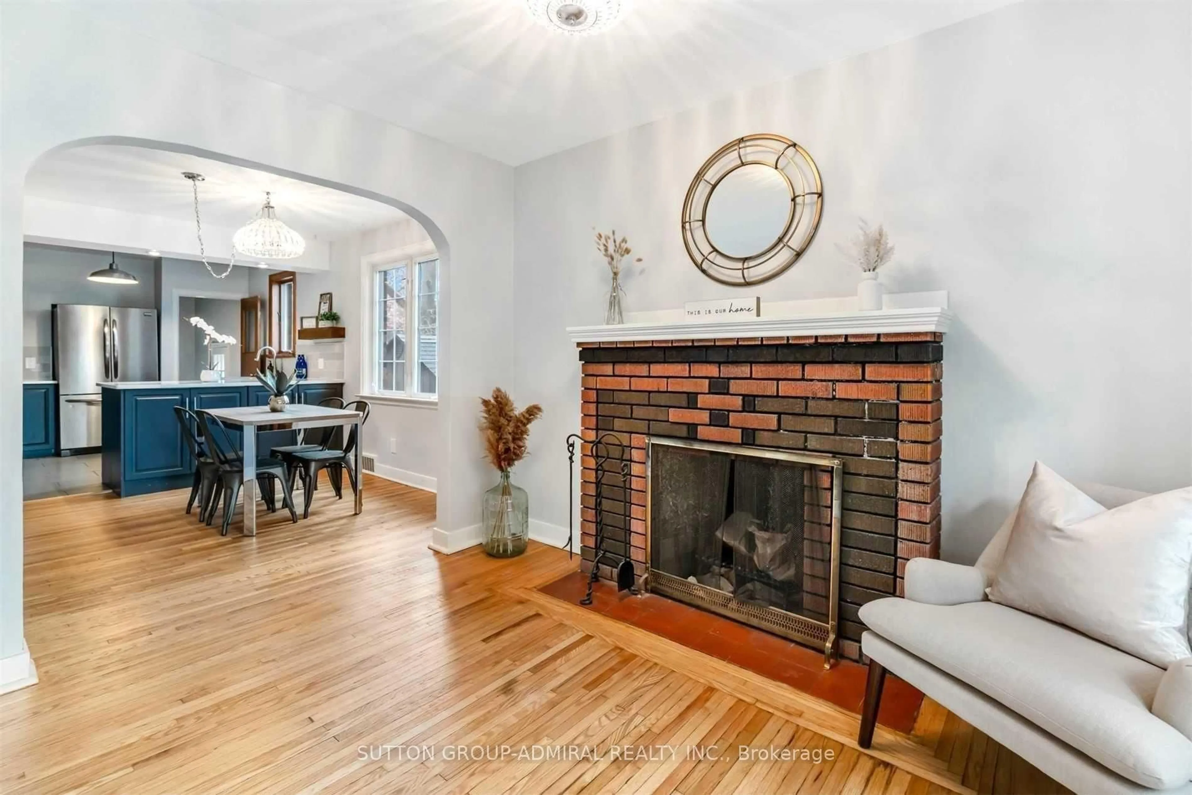 Living room with furniture, unknown for 3813 St Peter Ave, Niagara Falls Ontario L2J 2N7