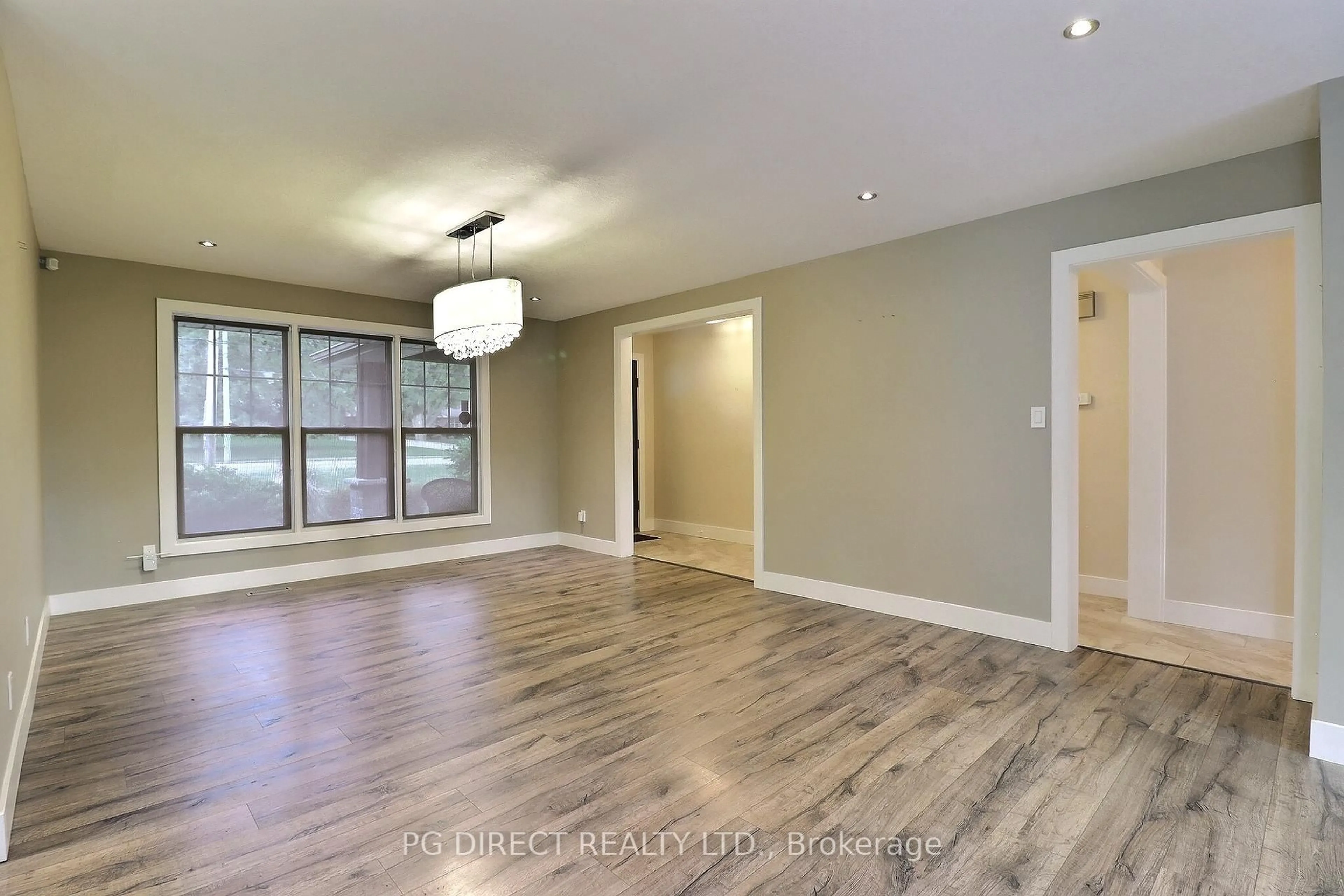 A pic of a room for 580 Upper Queen St, London South Ontario N6C 3T9
