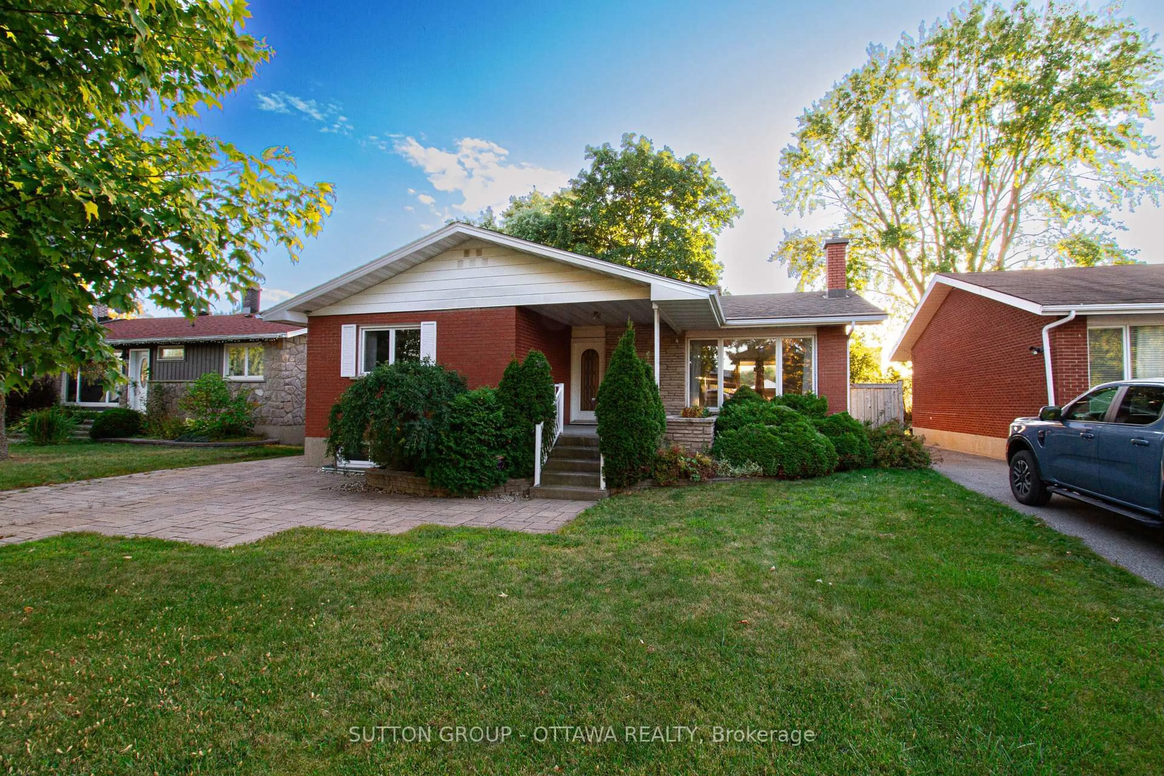 Home with brick exterior material, street for 866 Claude St, Ottawa Ontario K1K 2S6