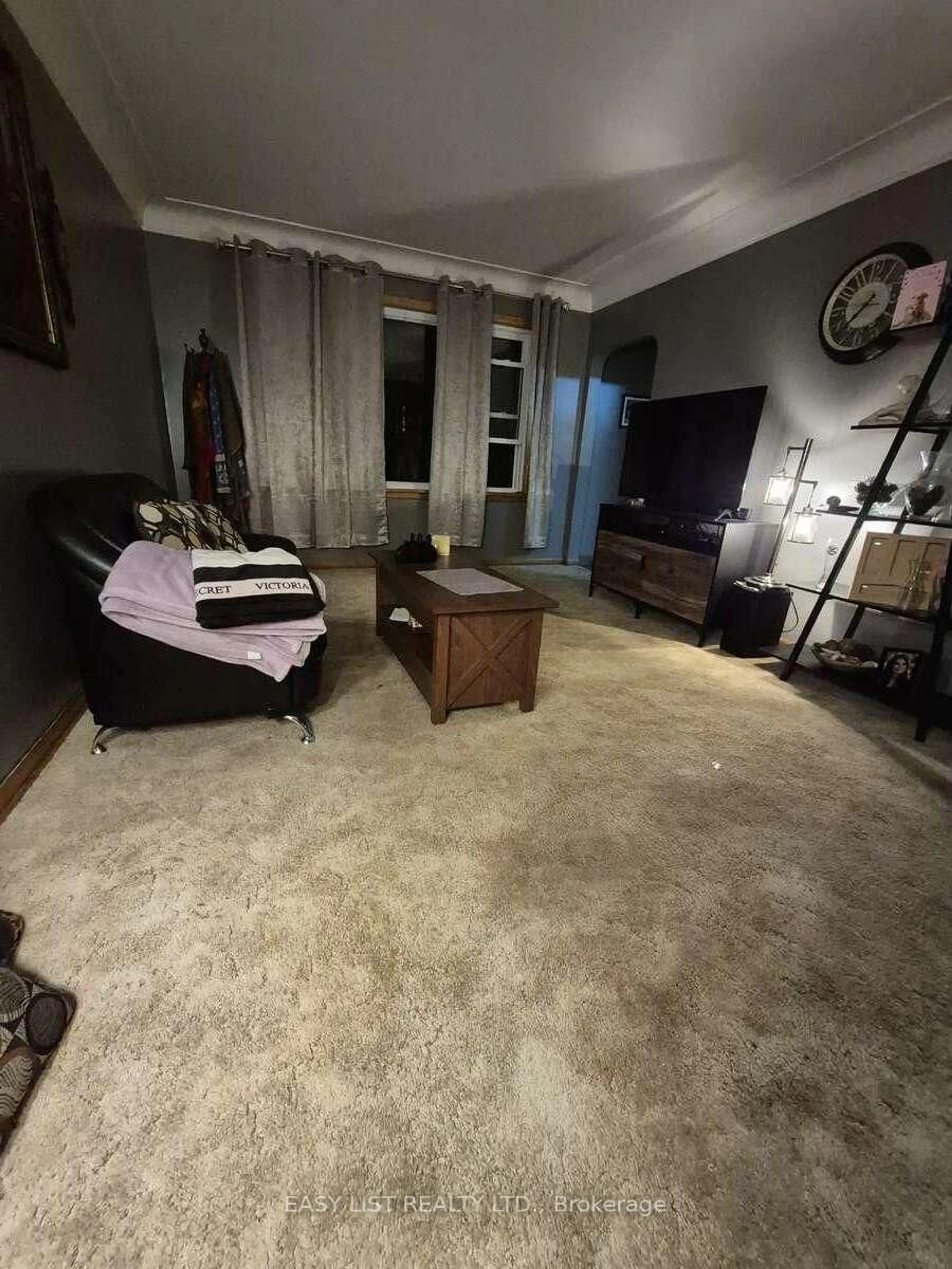 A pic of a room for 2459 Meldrum Rd, Windsor Ontario N8W 4E7