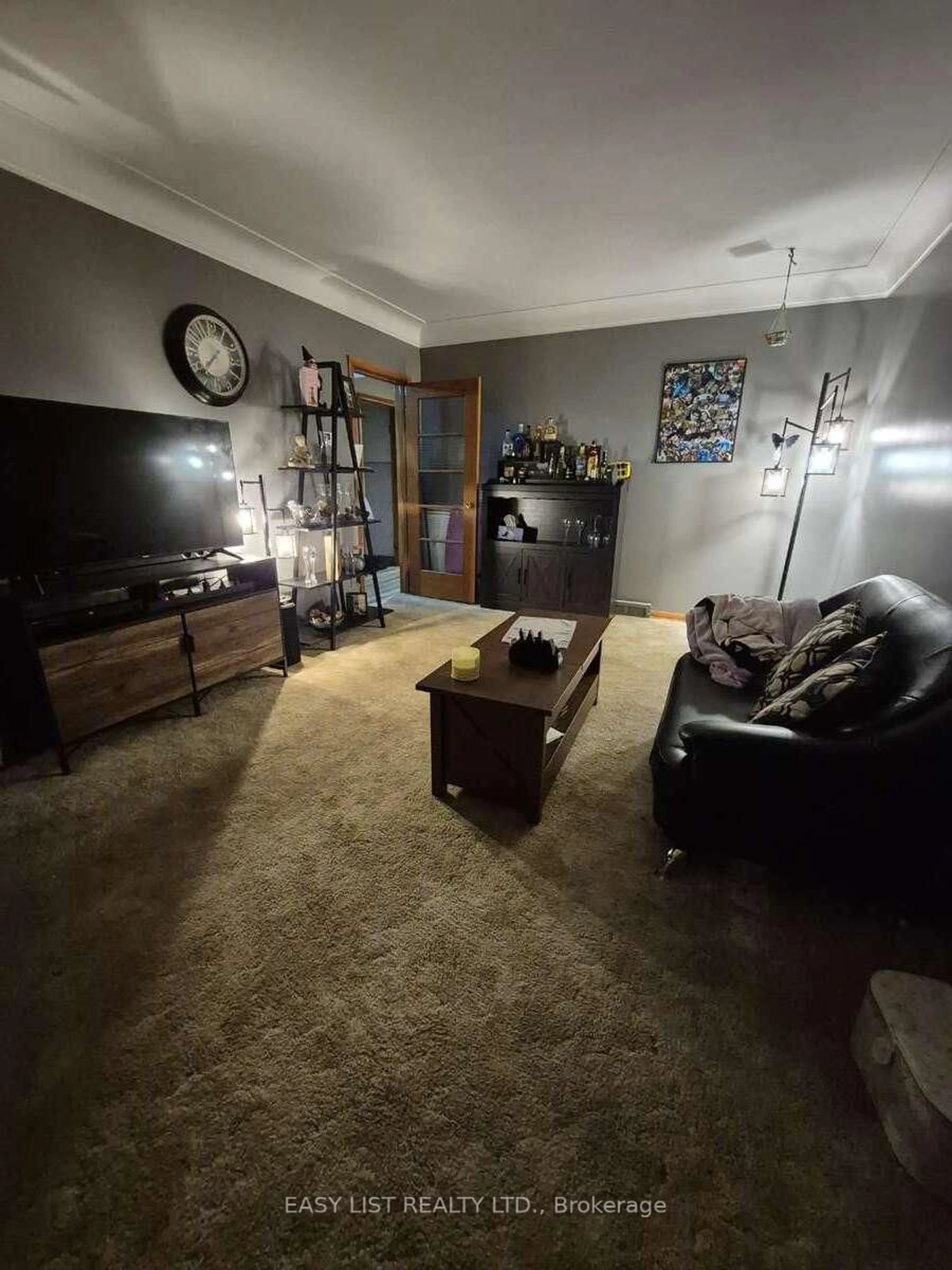 A pic of a room for 2459 Meldrum Rd, Windsor Ontario N8W 4E7