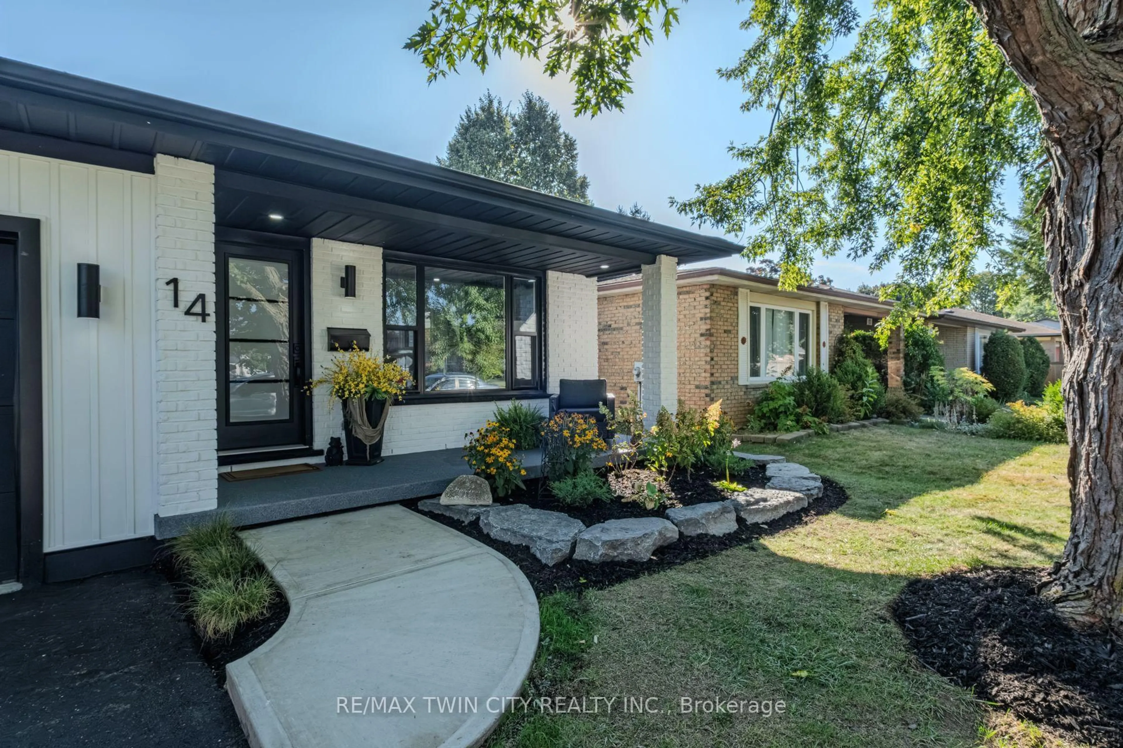 Home with brick exterior material, street for 14 October Pl, Brantford Ontario N3R 7B4