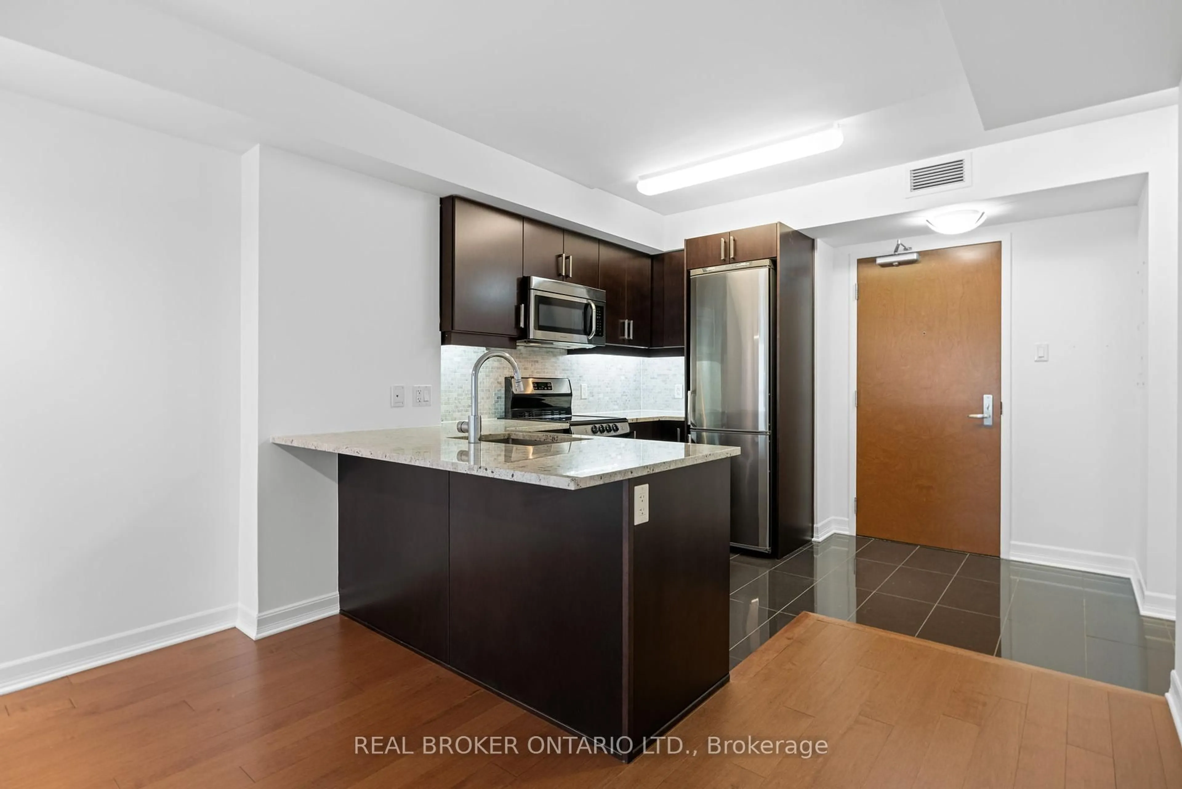 Standard kitchen, unknown for 196 Besserer St #407, Ottawa Ontario K1N 0B6