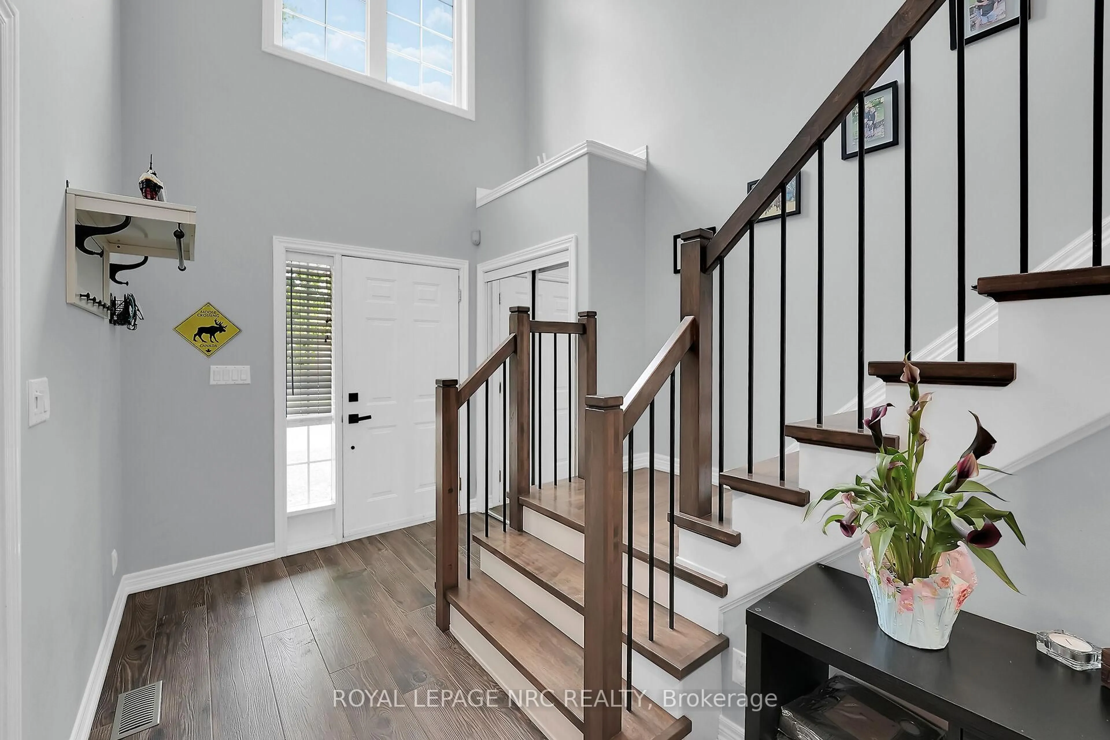 Indoor entryway for 80 Mcbride Dr, St. Catharines Ontario L2S 2Z3