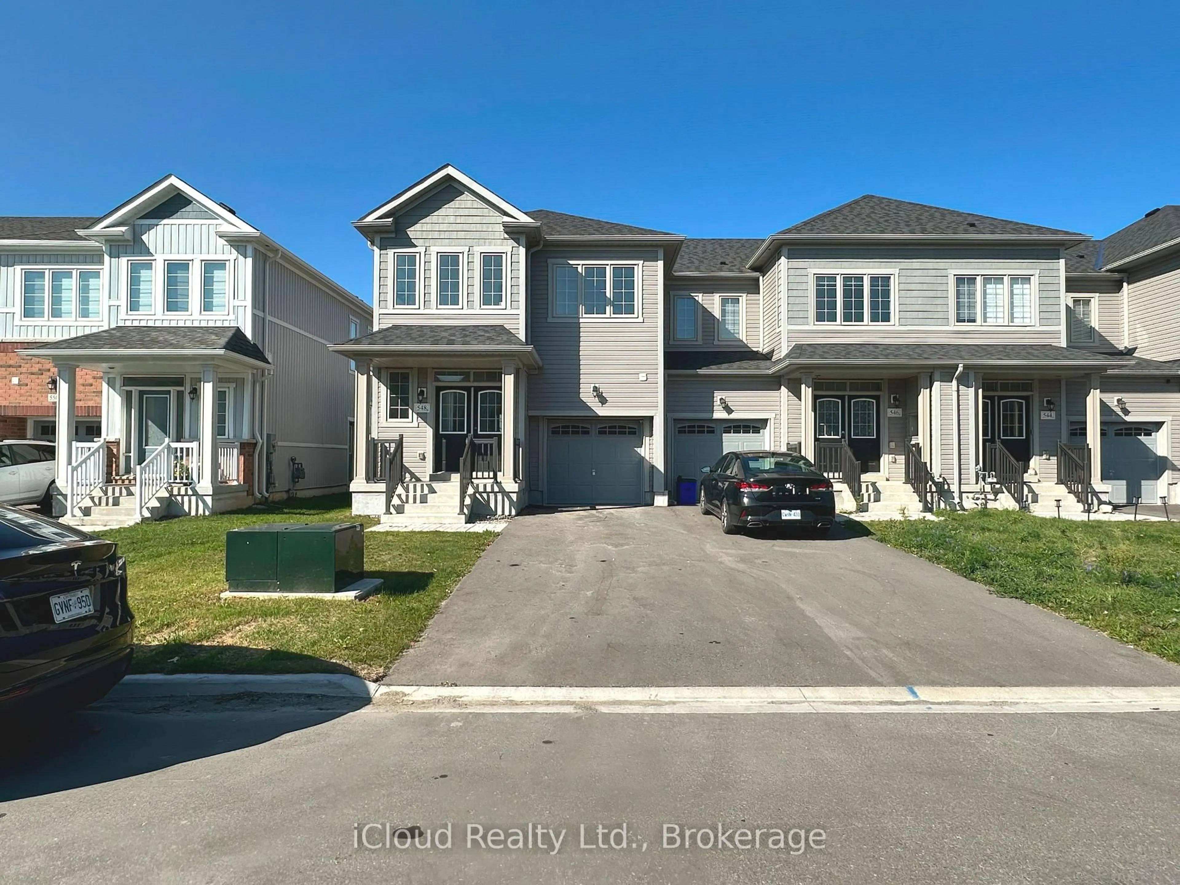 A pic from outside/outdoor area/front of a property/back of a property/a pic from drone, street for 548 Red Elm Dr, Shelburne Ontario L9V 3Y5