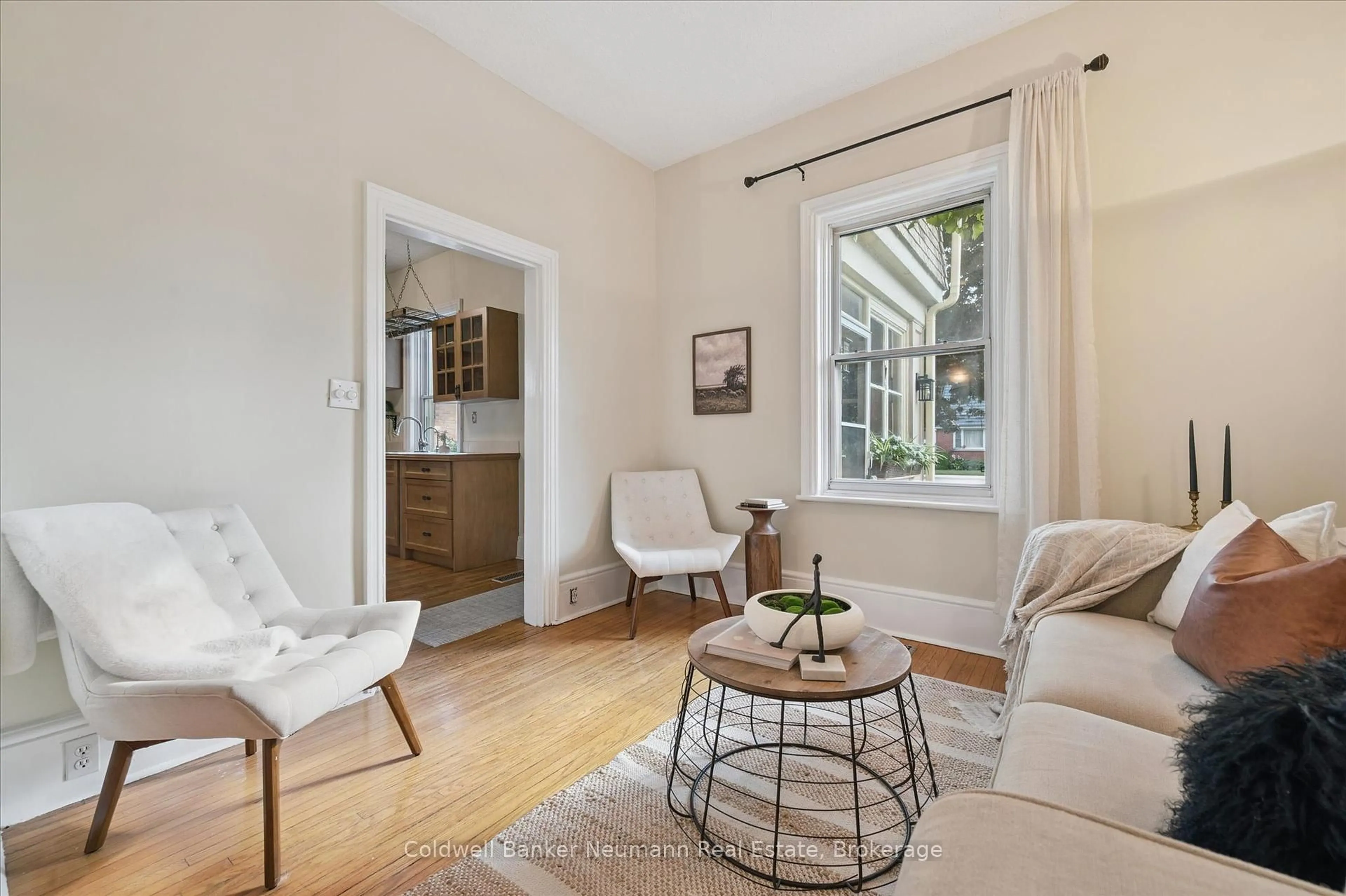 Living room with furniture, unknown for 257 Metcalfe St, Guelph Ontario N1E 4Y8