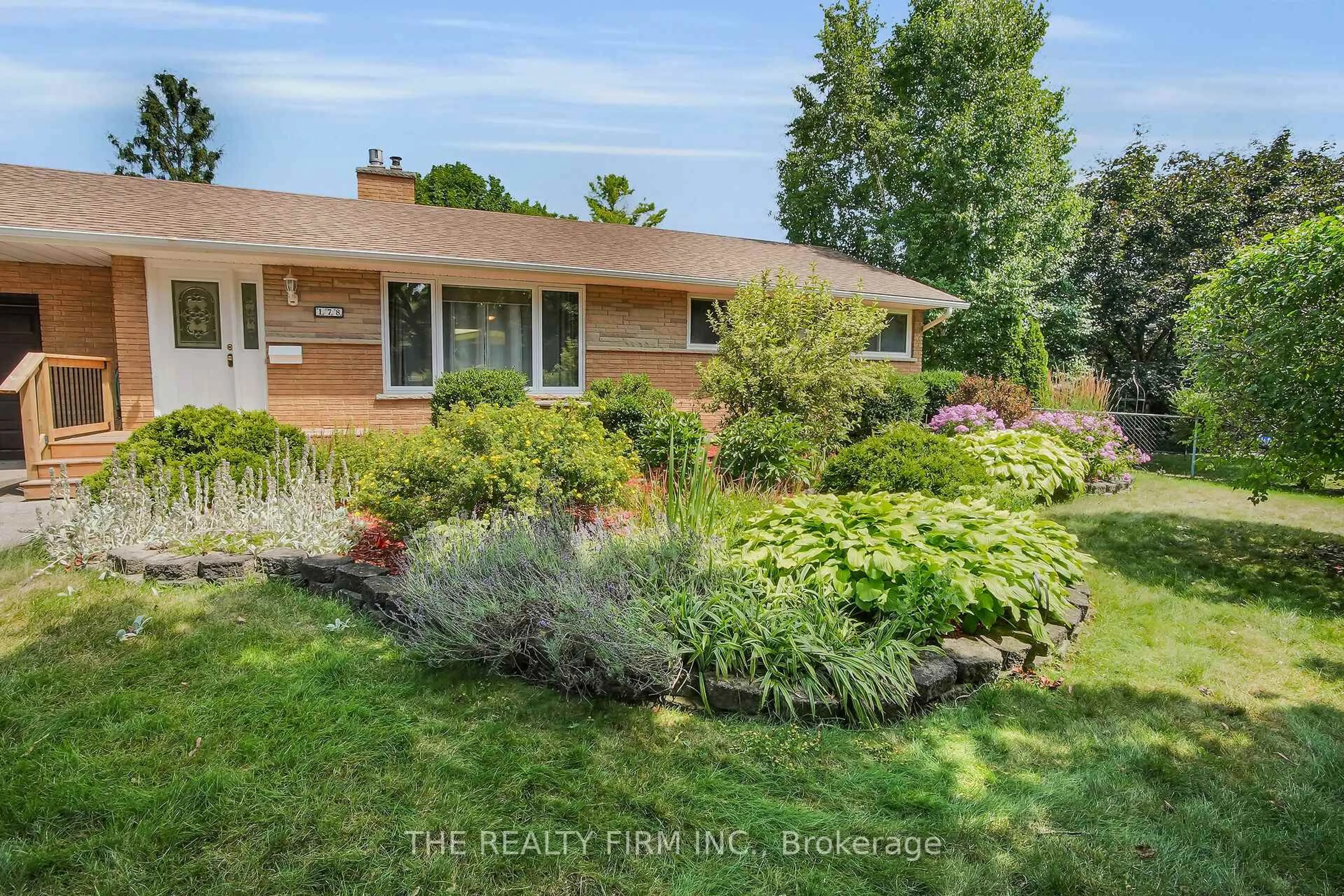 A pic from outside/outdoor area/front of a property/back of a property/a pic from drone, water/lake/river/ocean view for 178 Novello Ave, London South Ontario N6J 2A6