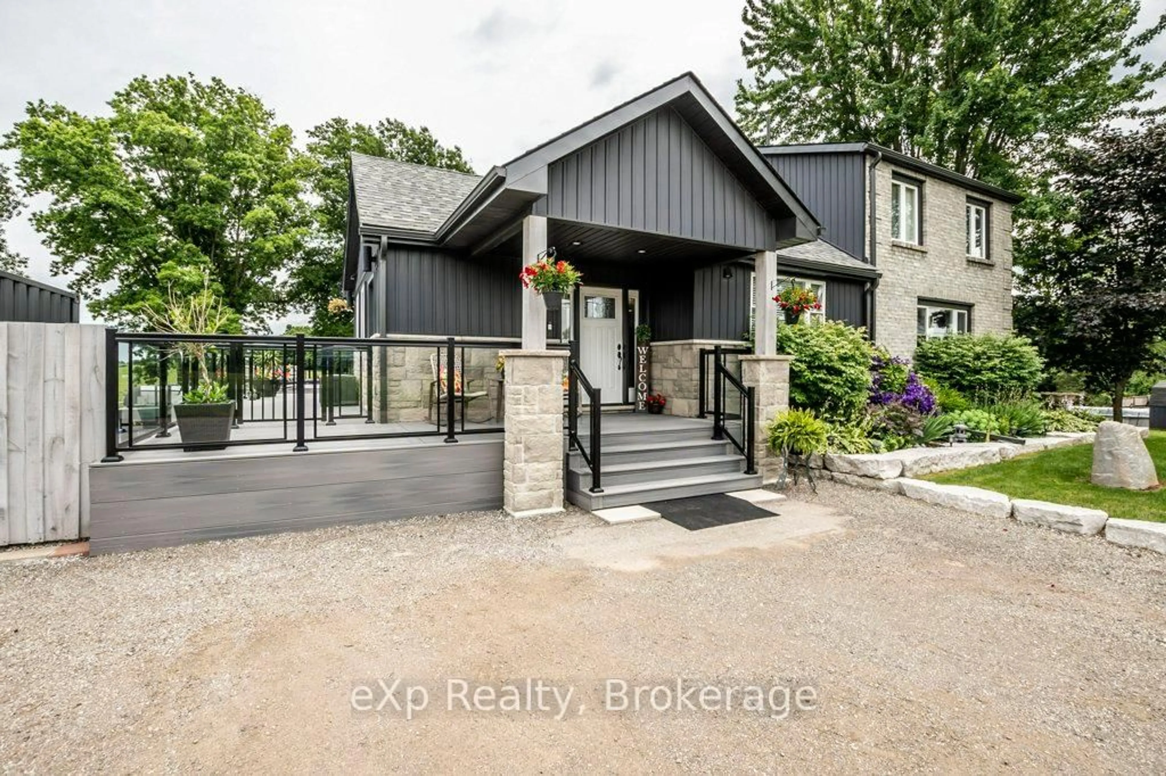 Indoor entryway for 20 Brant Rd, Brant Ontario N3L 3E1