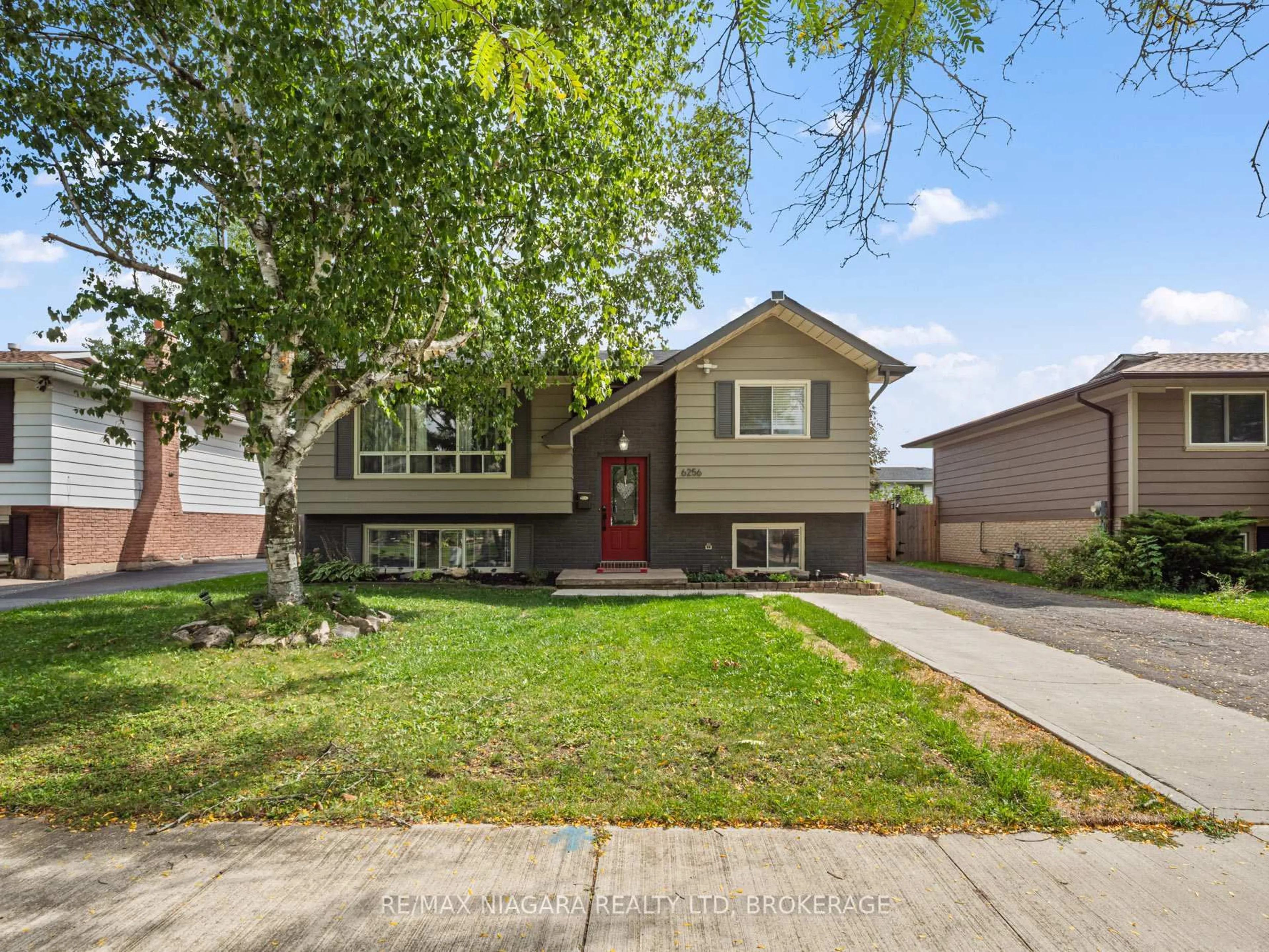 Home with vinyl exterior material, street for 6256 Monterey Ave, Niagara Falls Ontario L2H 2A4