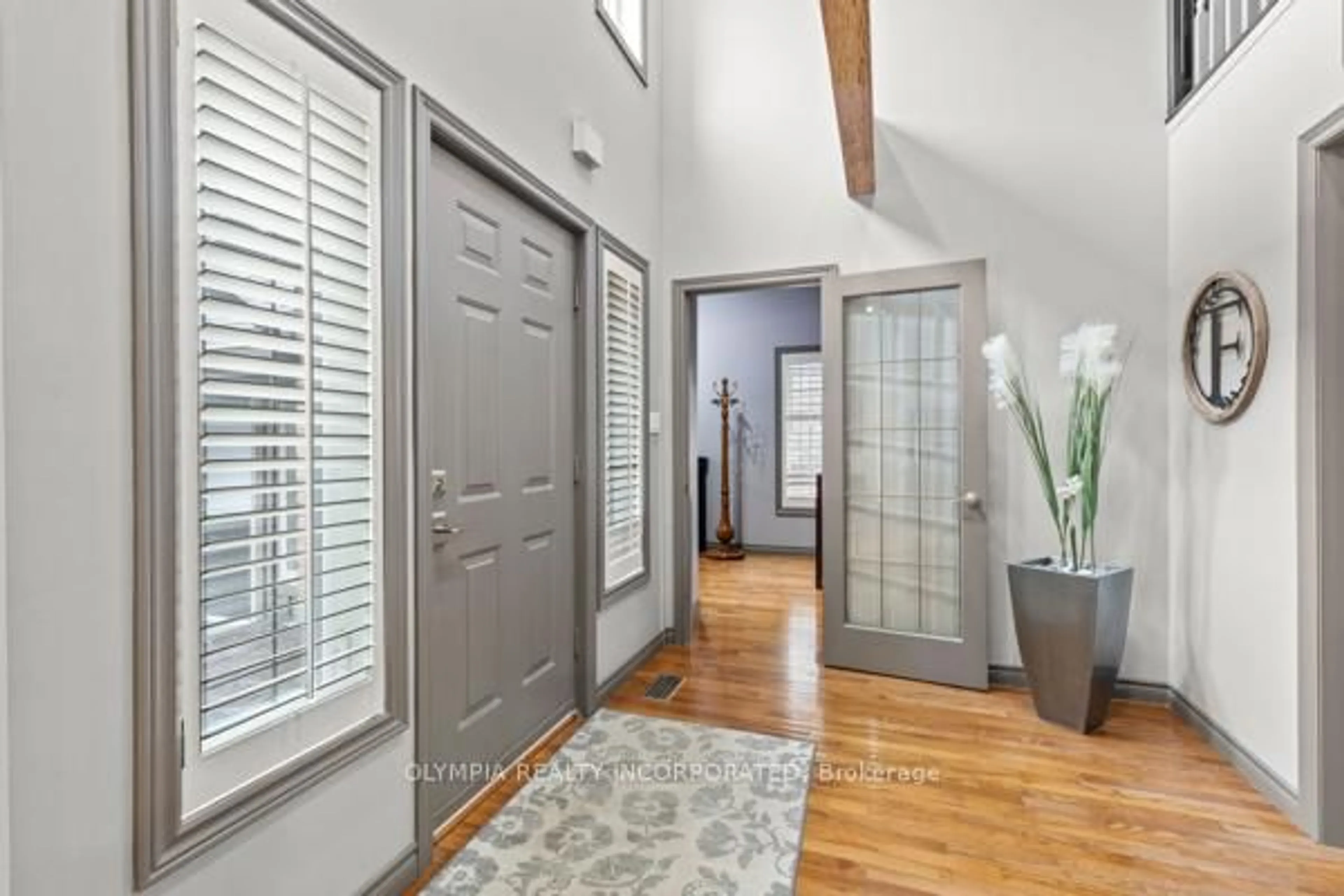 Indoor entryway for 8198 Mount Olive Cres, Niagara Falls Ontario L2H 2Y9
