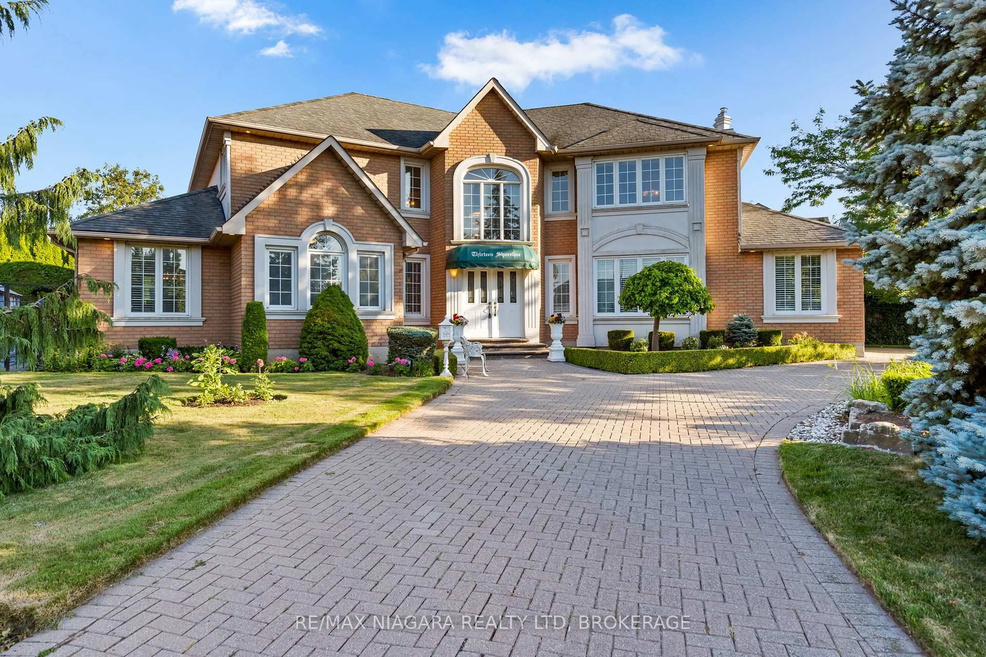 Home with brick exterior material, street for 13 Shoreline Cres, Grimsby Ontario L3M 5B2