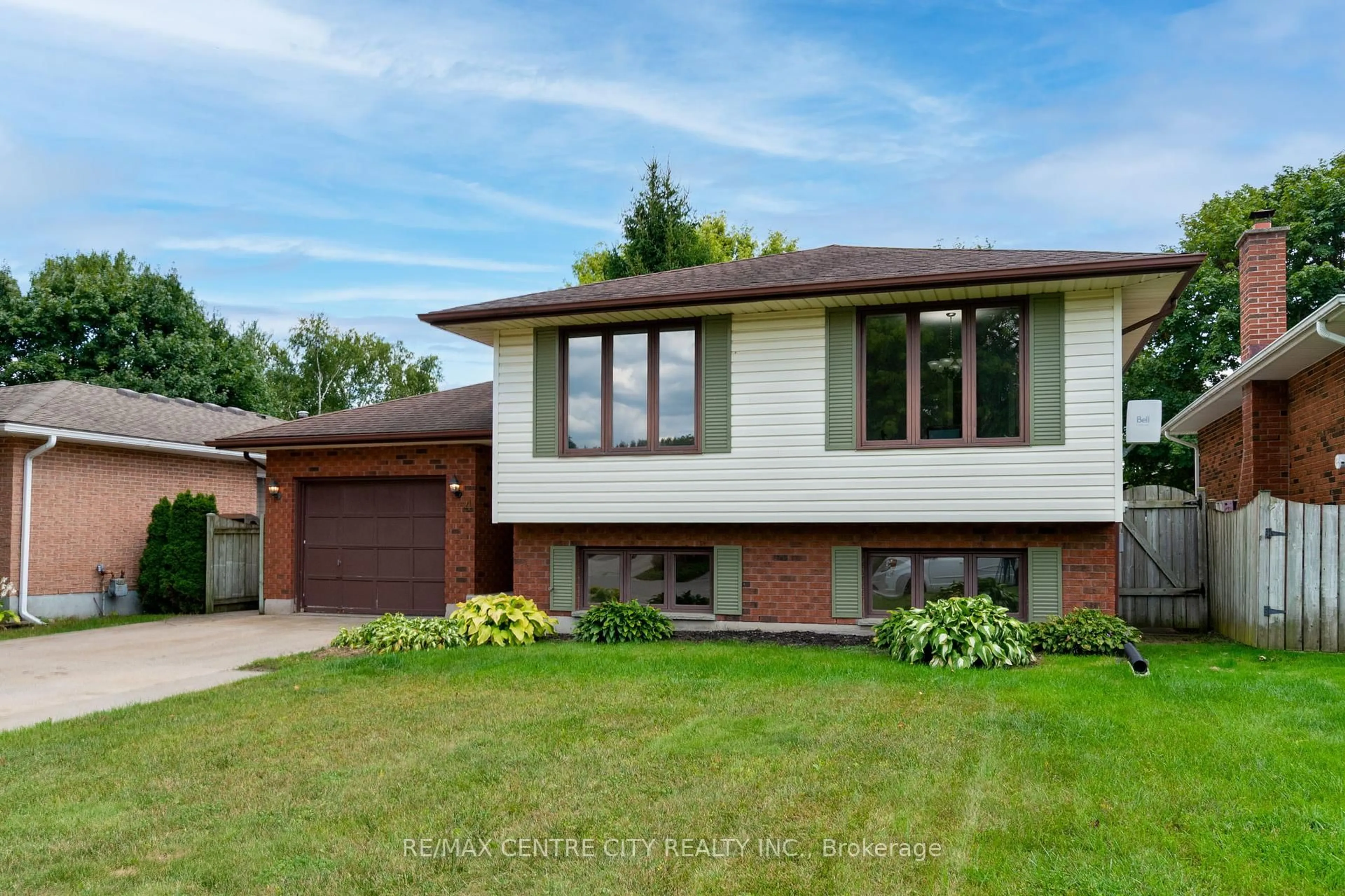 Home with brick exterior material, street for 4 Arvaleigh End, Strathroy-Caradoc Ontario N7G 3R8
