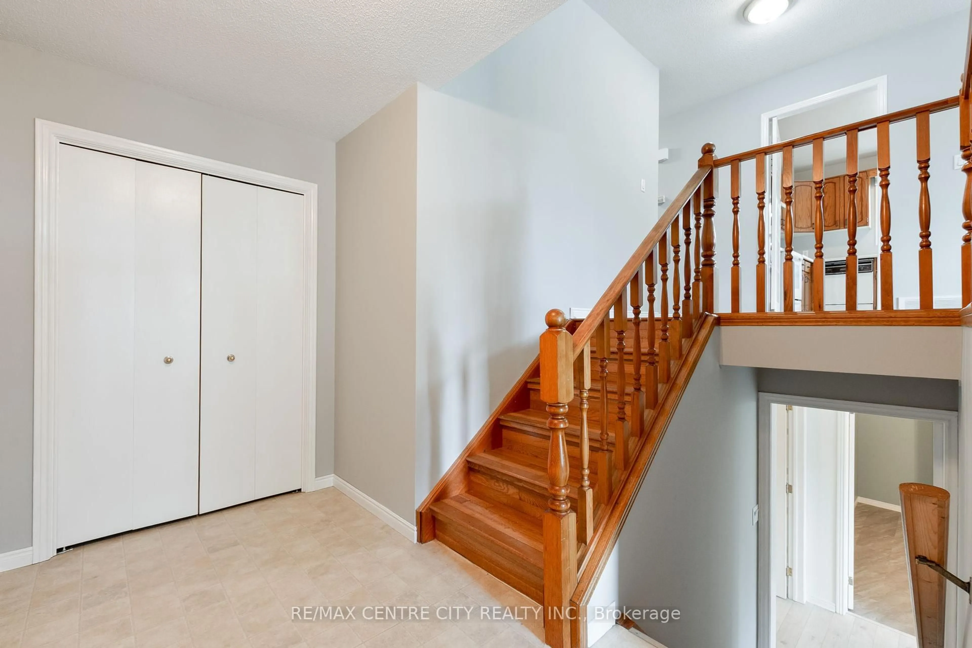Unknown for 4 Arvaleigh End, Strathroy-Caradoc Ontario N7G 3R8