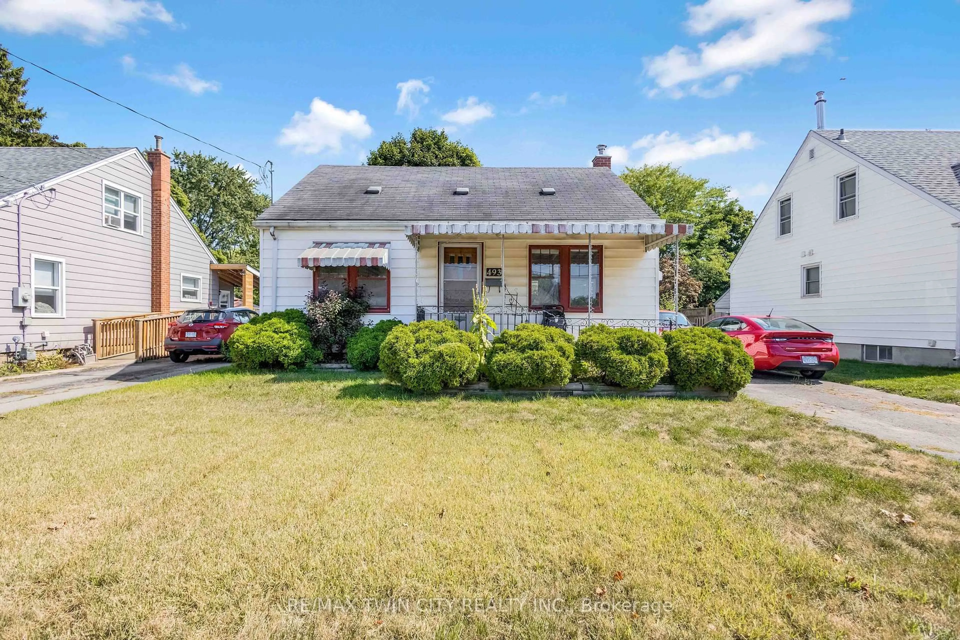 A pic from outside/outdoor area/front of a property/back of a property/a pic from drone, street for 493 St Paul Ave, Brant Ontario N3R 4P4