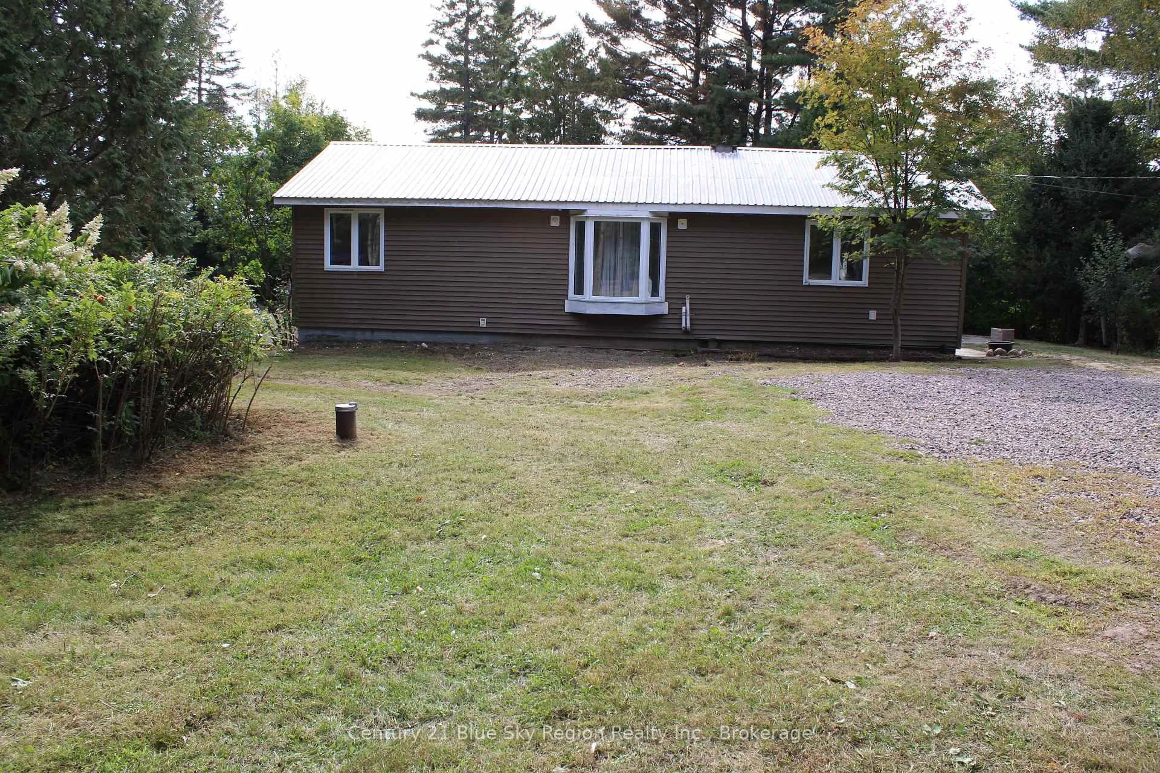A pic from outside/outdoor area/front of a property/back of a property/a pic from drone, unknown for 531 Oakwood Rd, Powassan Ontario P0H 1Z0