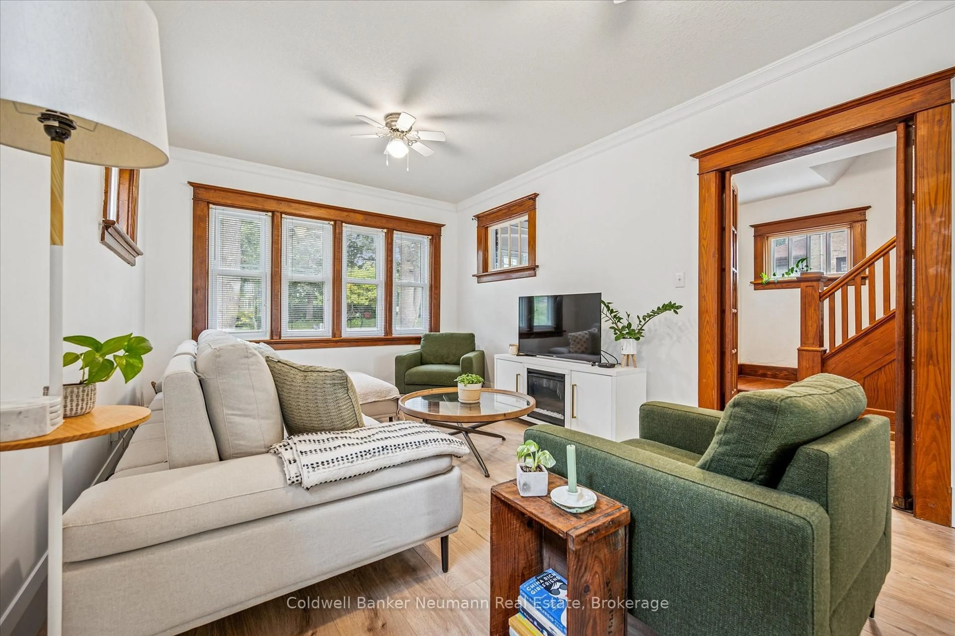 Living room with furniture, unknown for 39 Agnes St, Kitchener Ontario N2G 2E9