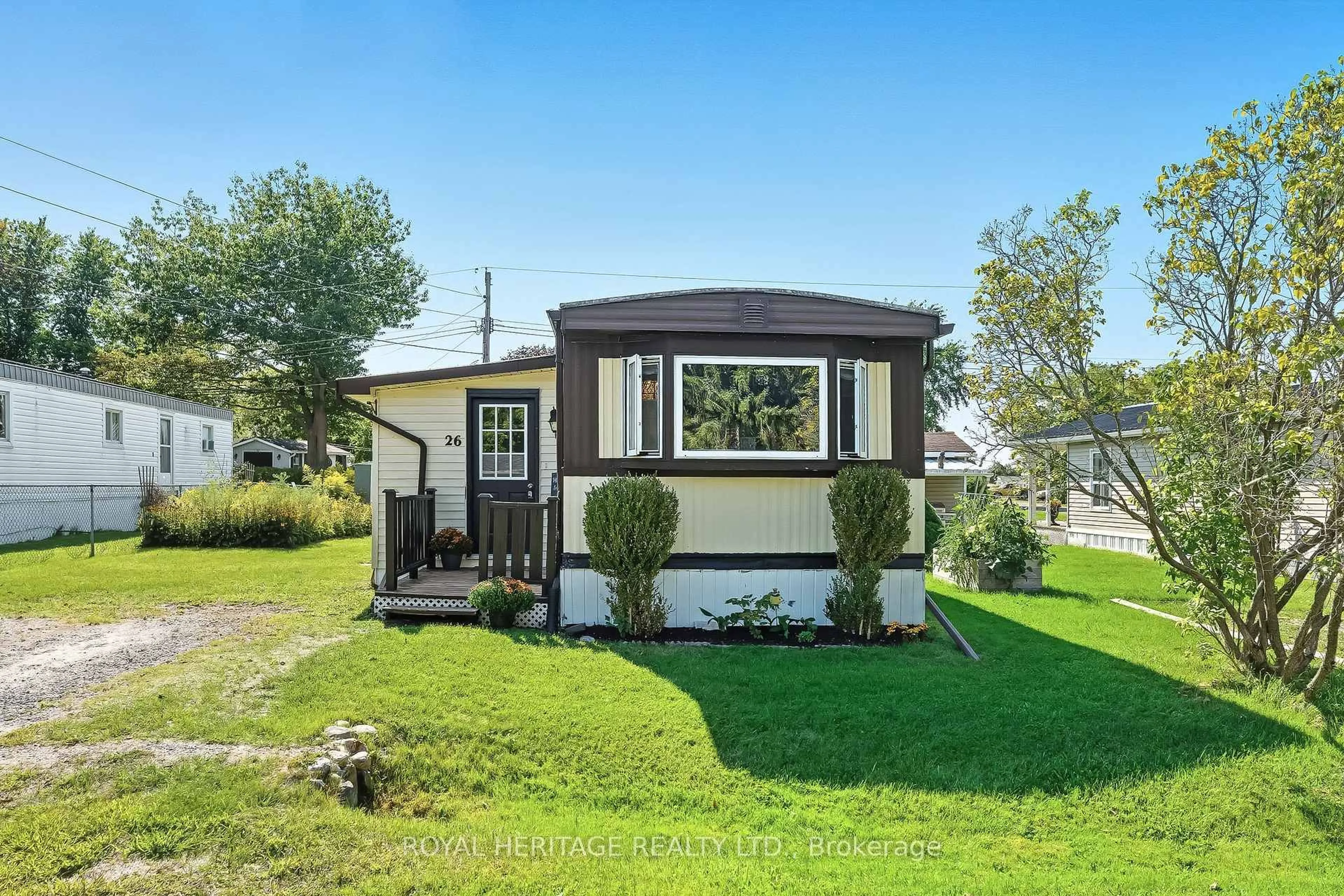 Home with vinyl exterior material, water/lake/river/ocean view for 26 Basher Dr, Hamilton Township Ontario K9A 4J7