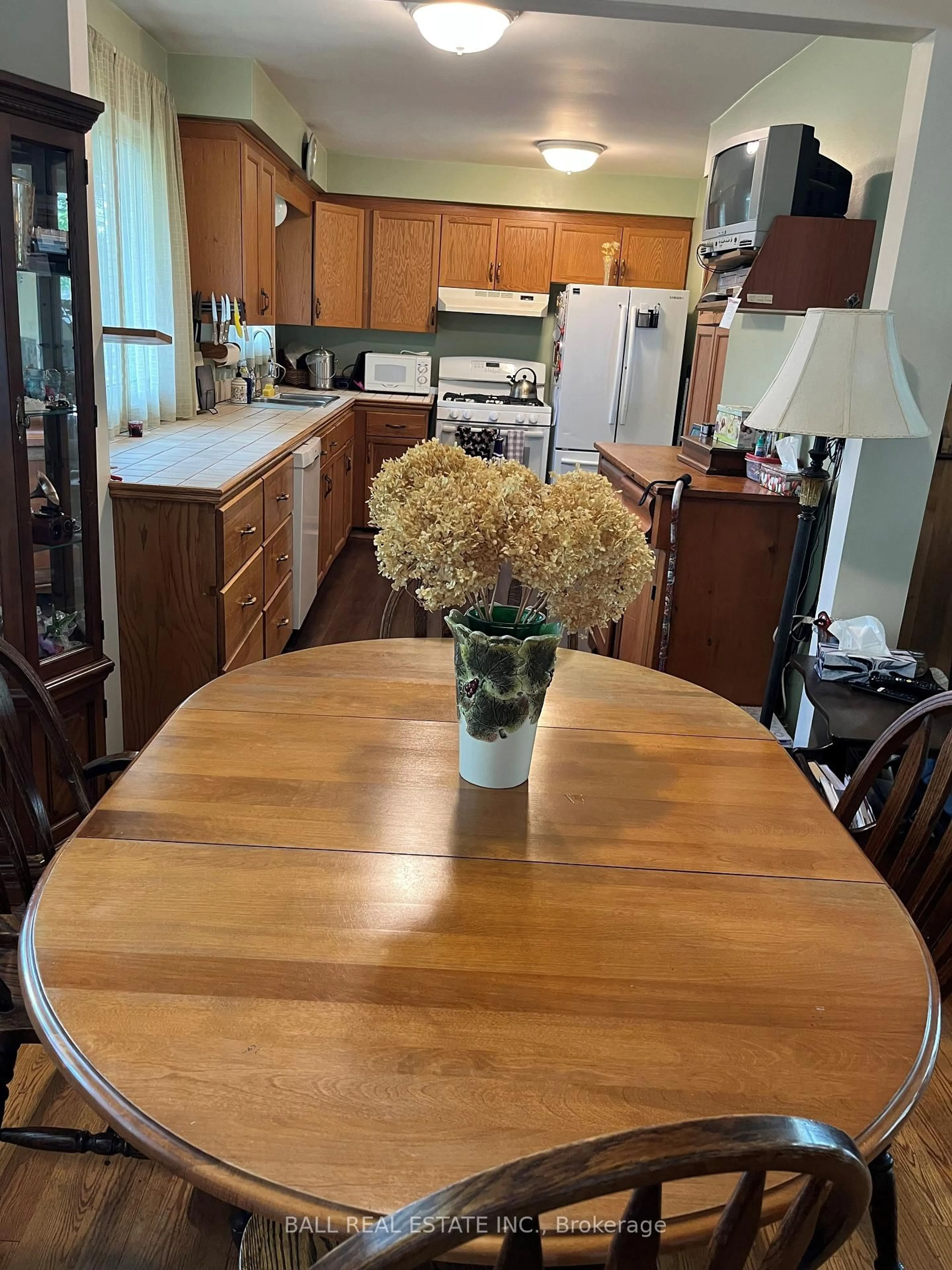 Dining room, wood/laminate floor for 8 Church Lane, Trent Hills Ontario K0L 1Y0