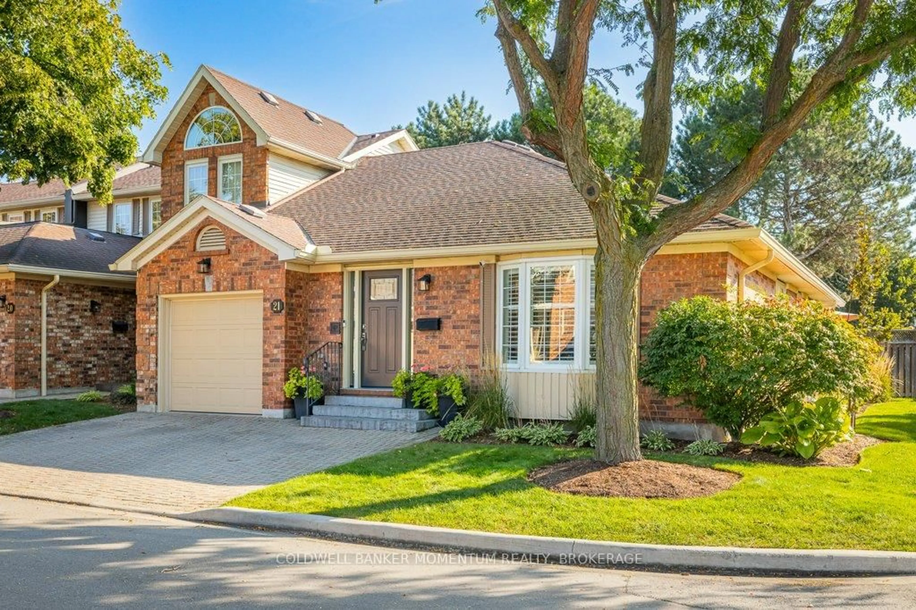 Home with brick exterior material, street for 141 Welland Vale Rd #21, St. Catharines Ontario L2S 3S7