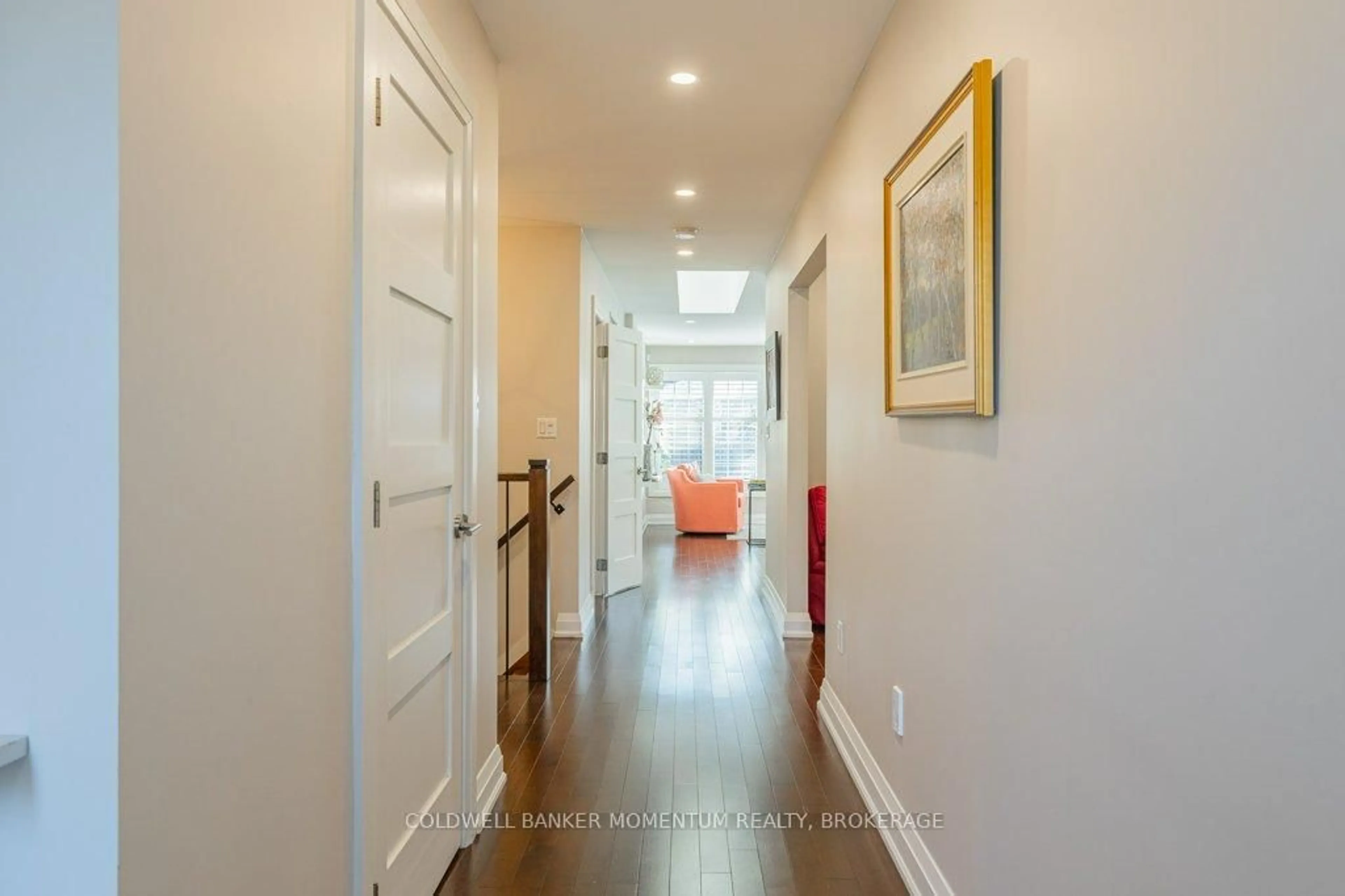 Indoor entryway for 141 Welland Vale Rd #21, St. Catharines Ontario L2S 3S7