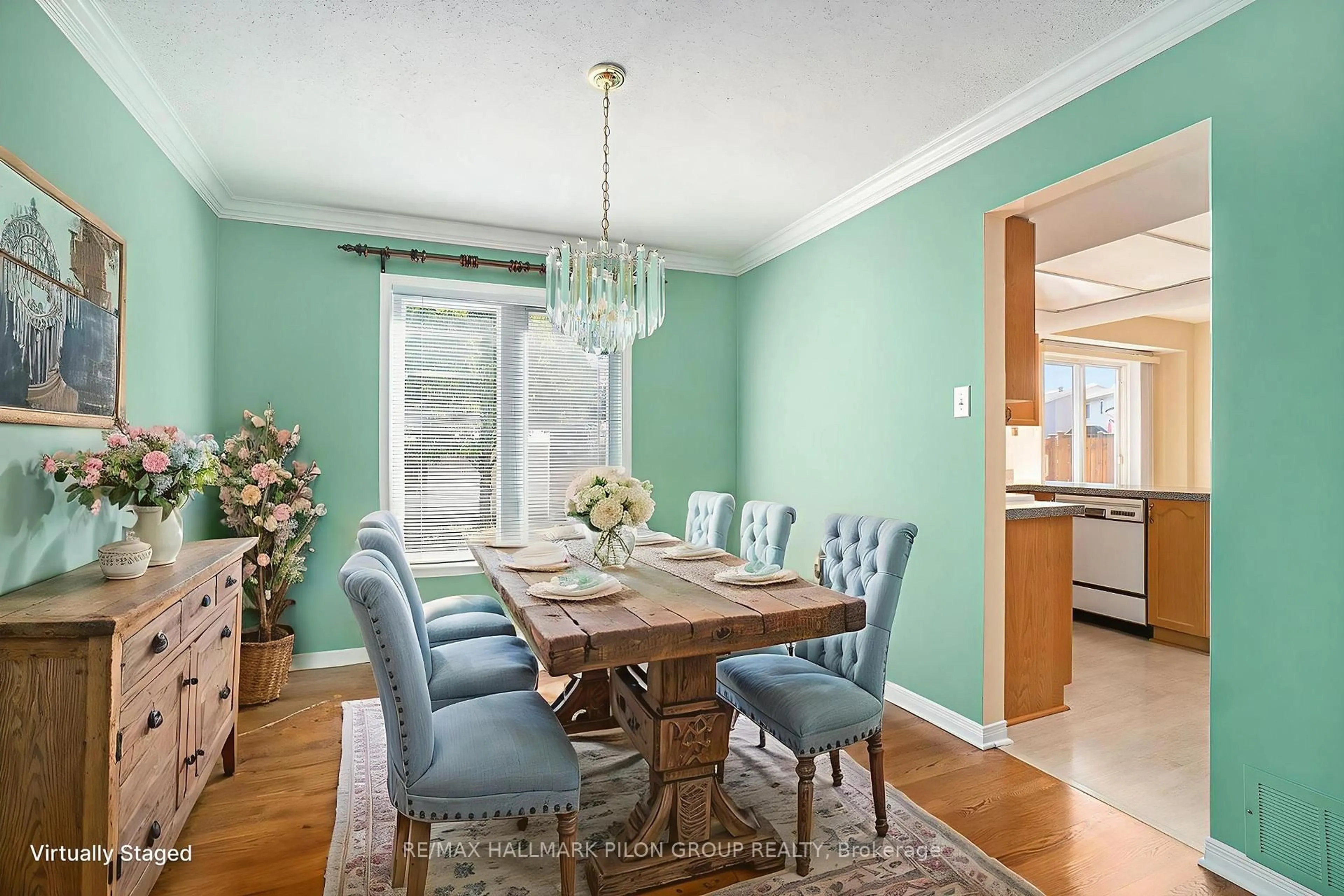 Dining room, wood/laminate floor for 1290 Matheson Rd, Ottawa Ontario K1J 1A8