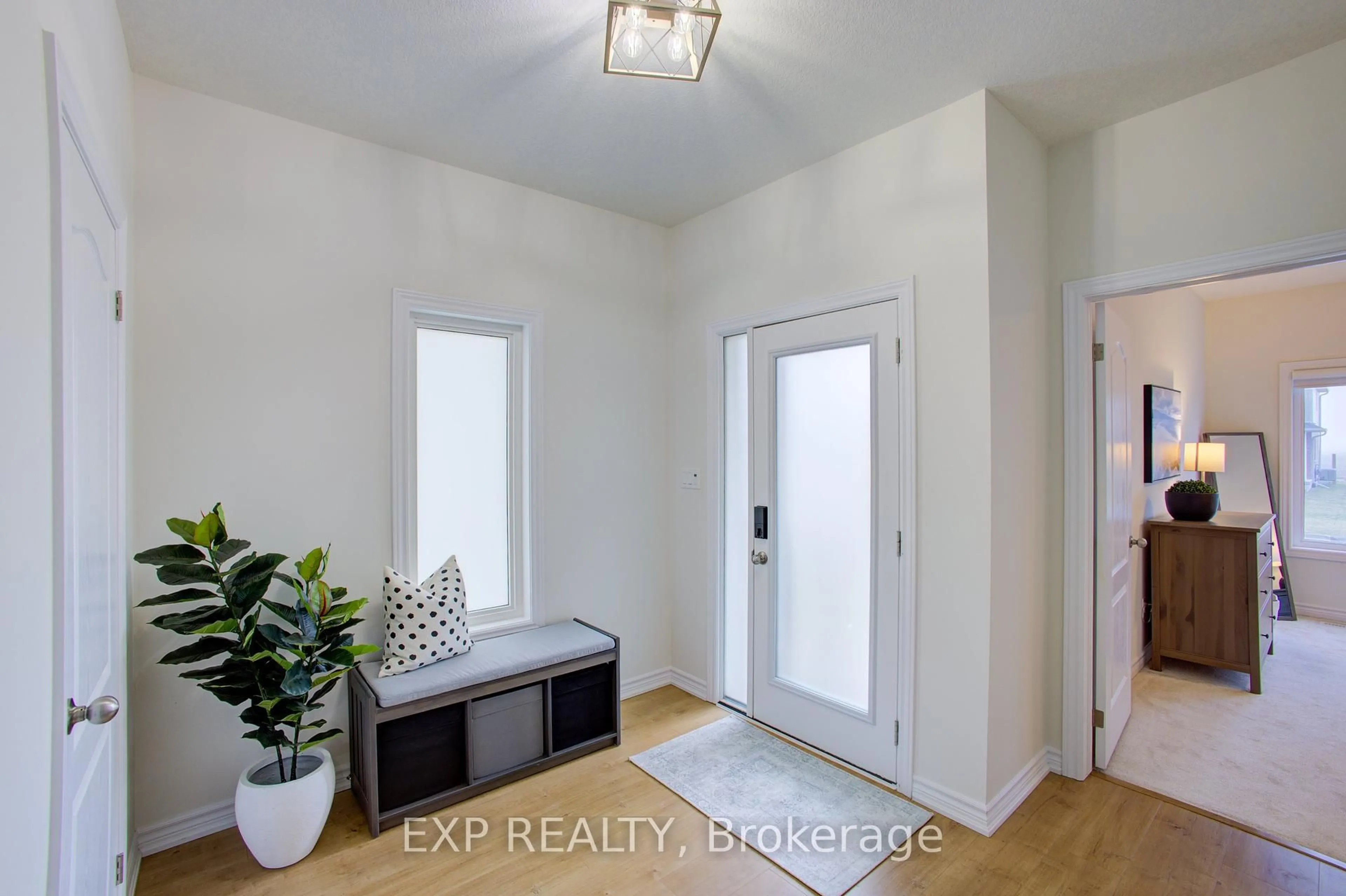 Indoor entryway for 115 Maple St, Mapleton Ontario N0G 1P0