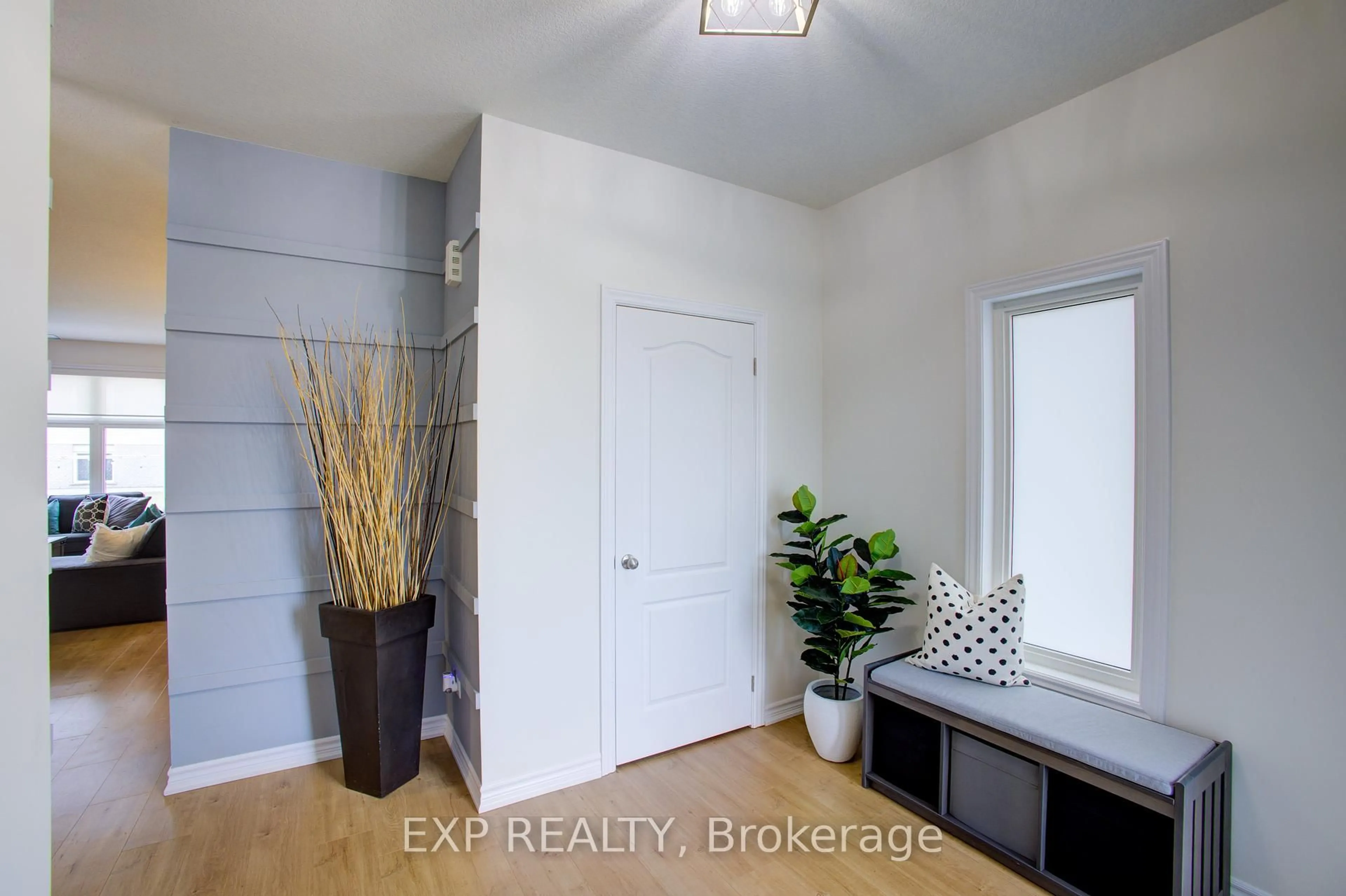 Indoor entryway for 115 Maple St, Mapleton Ontario N0G 1P0