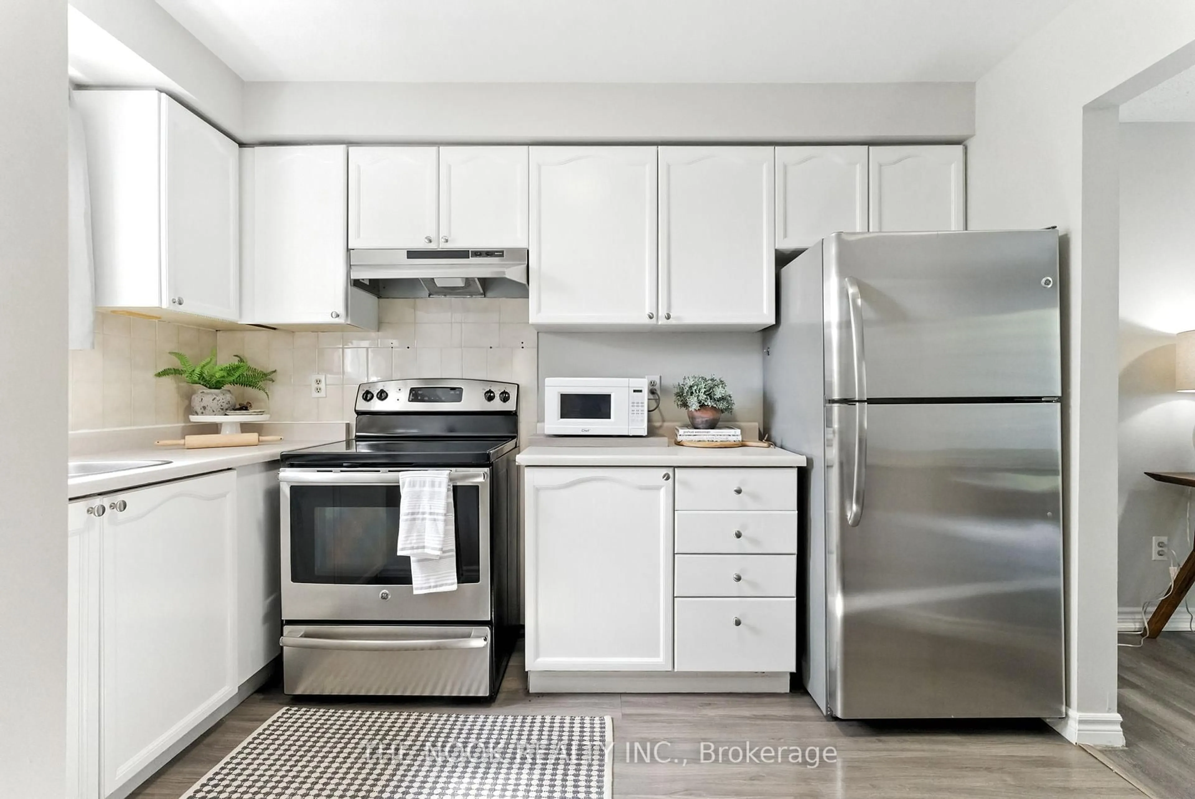Standard kitchen, unknown for 136 Peacock Blvd, Port Hope Ontario L1A 4G2