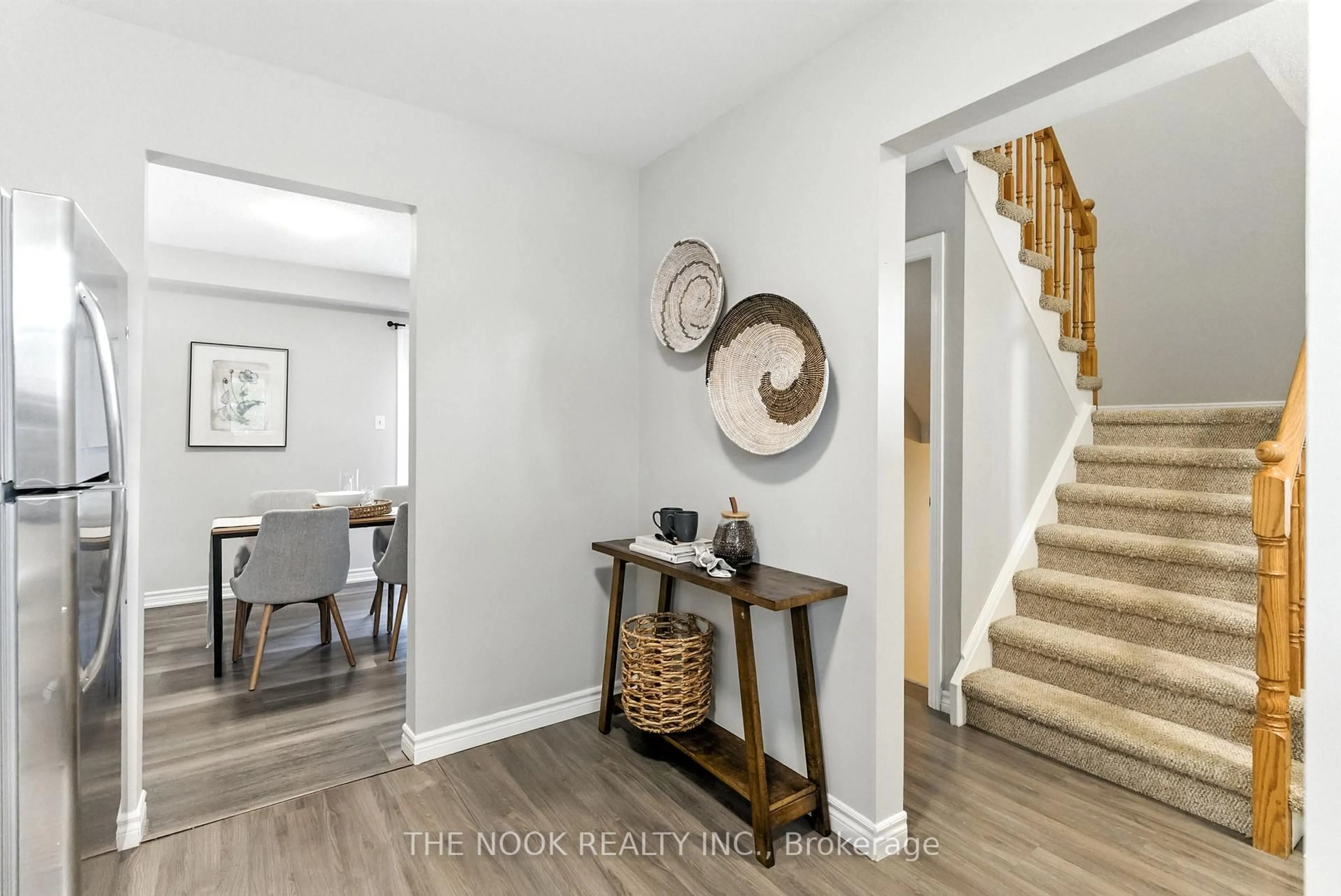 Indoor entryway for 136 Peacock Blvd, Port Hope Ontario L1A 4G2