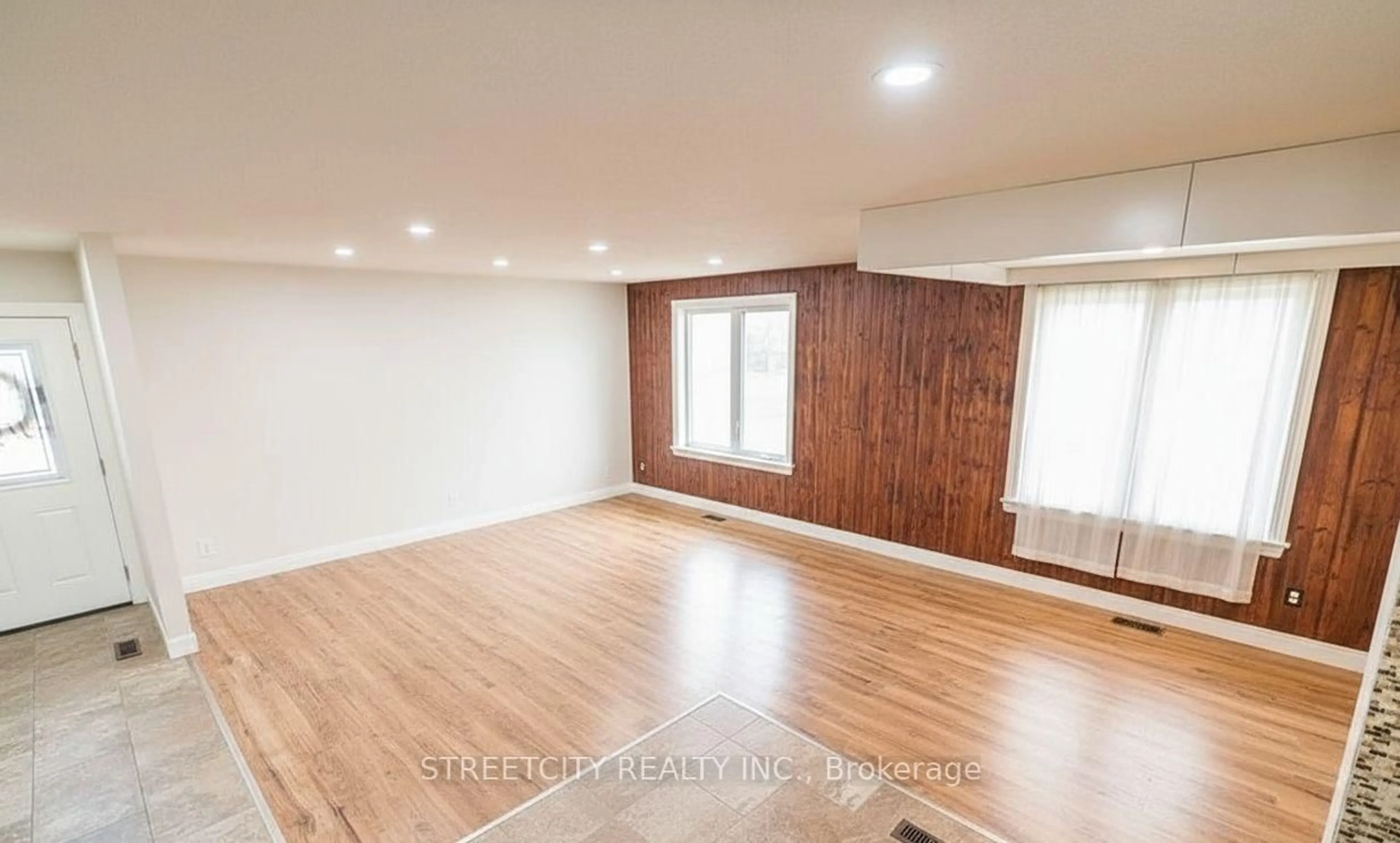 A pic of a room for 43 Renny Cres, London South Ontario N6E 2C4