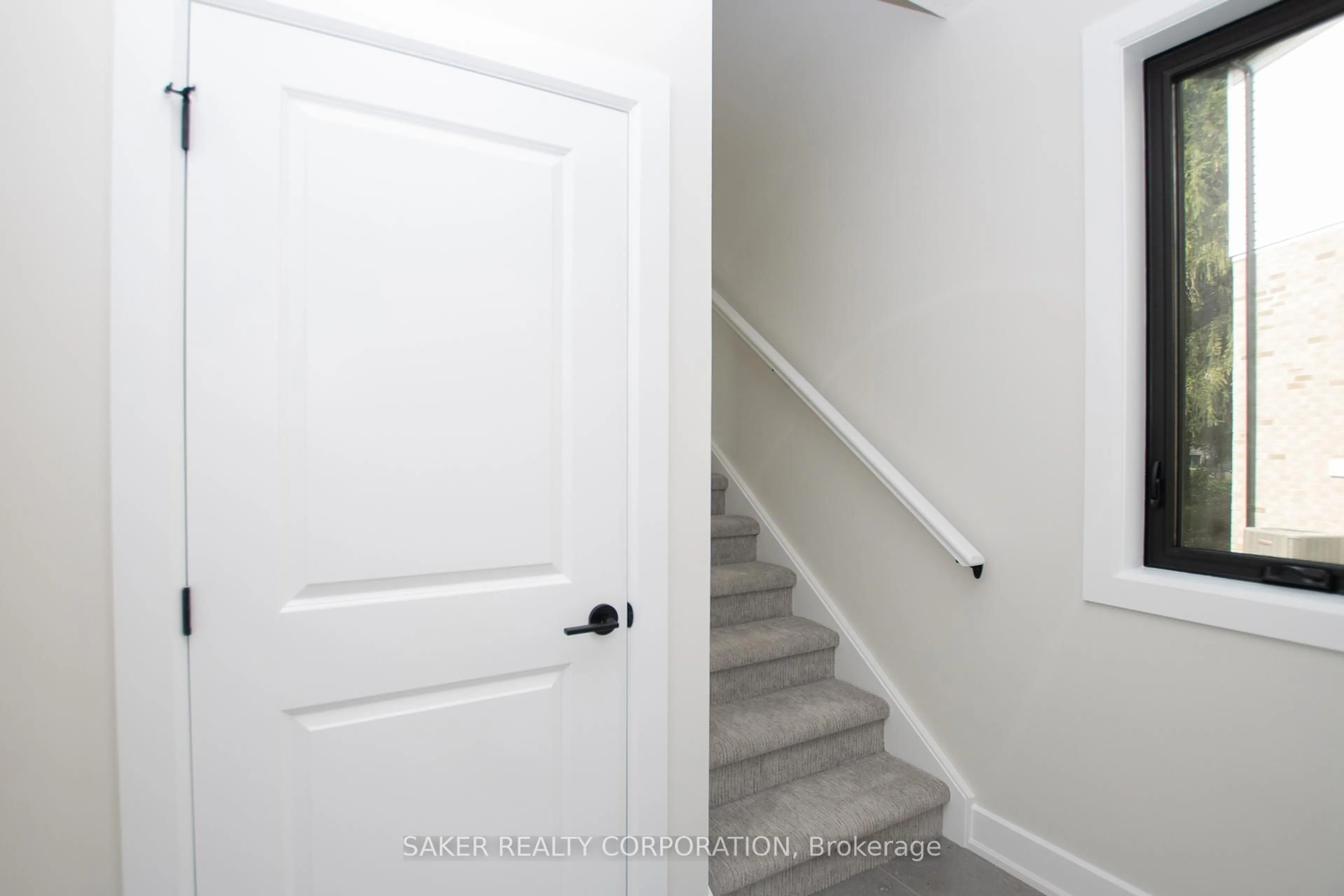Unknown for 615 REGENT St, Strathroy-Caradoc Ontario N0L 1W0