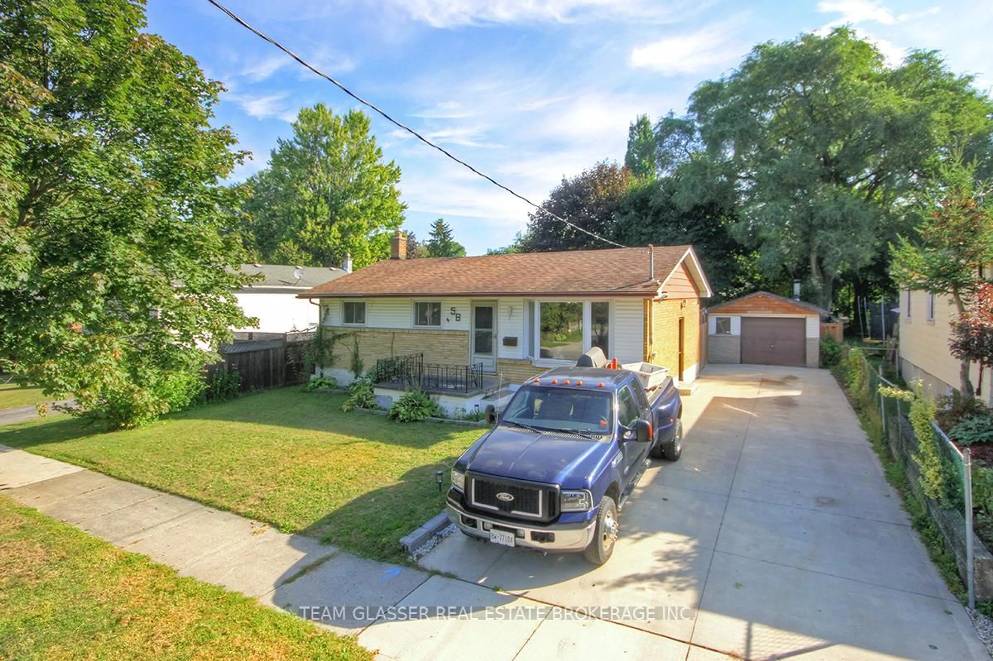 A pic from outside/outdoor area/front of a property/back of a property/a pic from drone, street for 58 STUART St, London East Ontario N5Y 1S3
