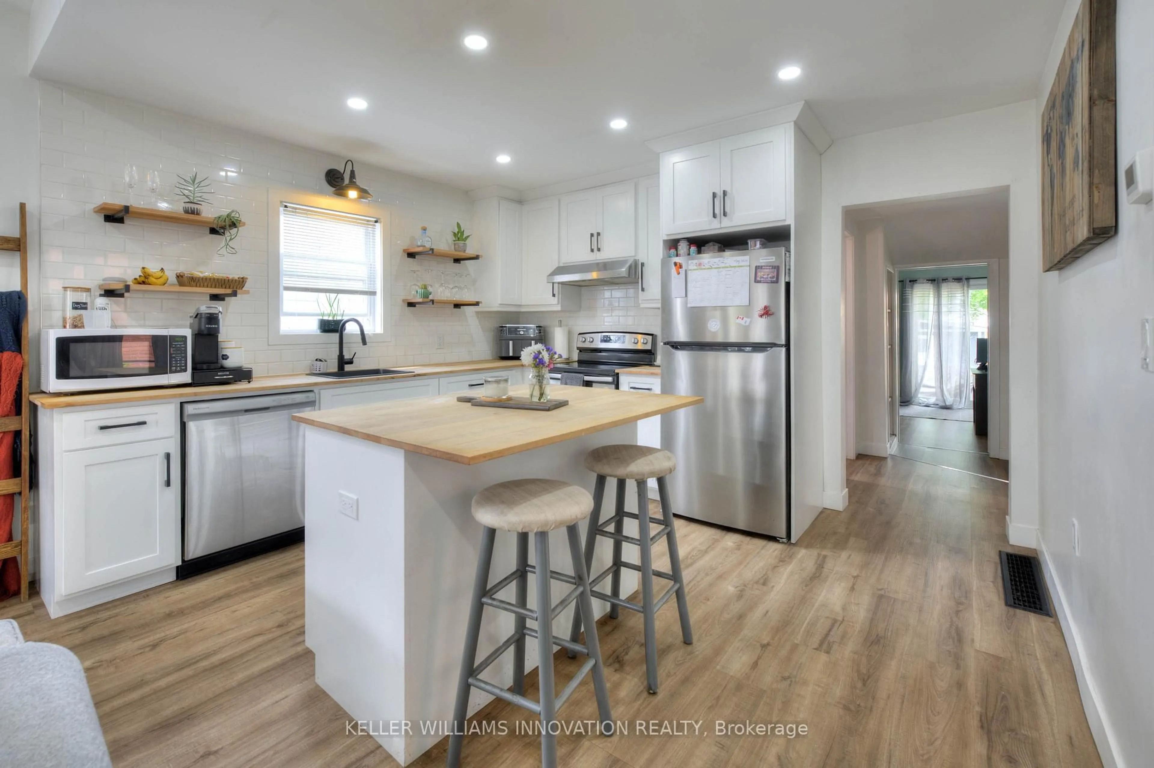 Open concept kitchen, unknown for 43 Elizabeth St, St. Thomas Ontario N5R 2X2