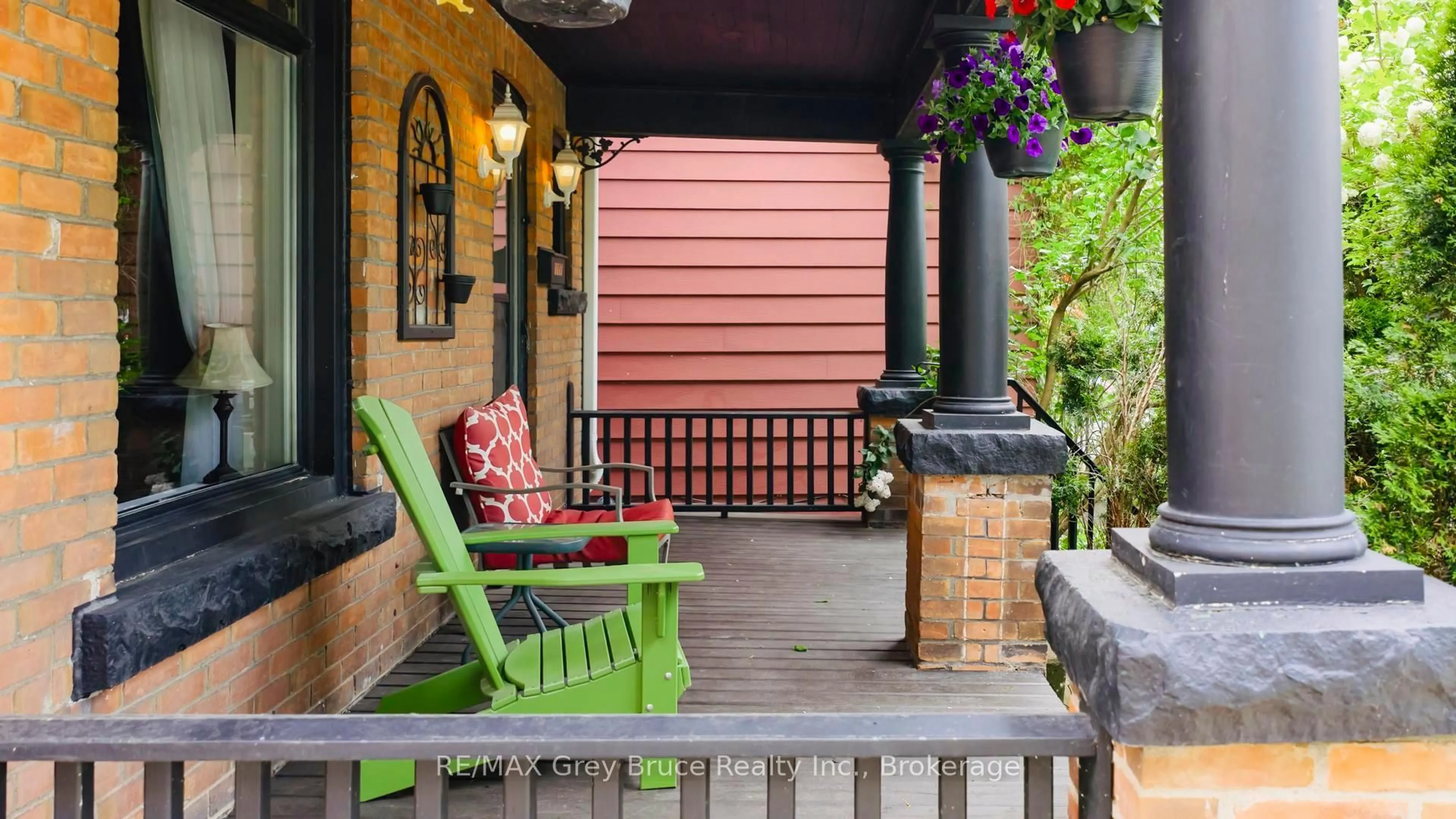 Patio, street for 1155 3rd Ave, Owen Sound Ontario N4K 4P9
