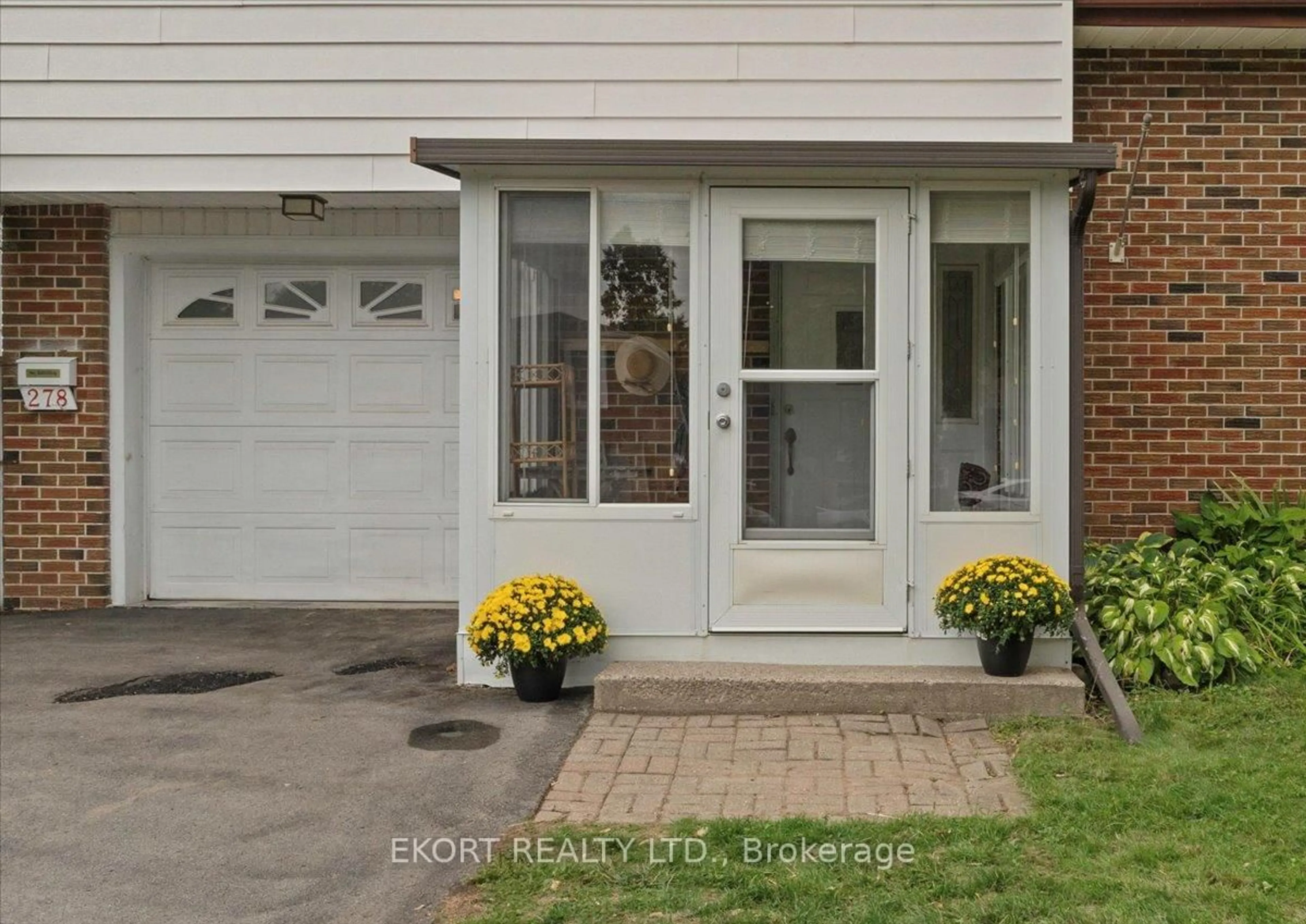Indoor entryway for 278 Haig Rd, Belleville Ontario K8N 4R2