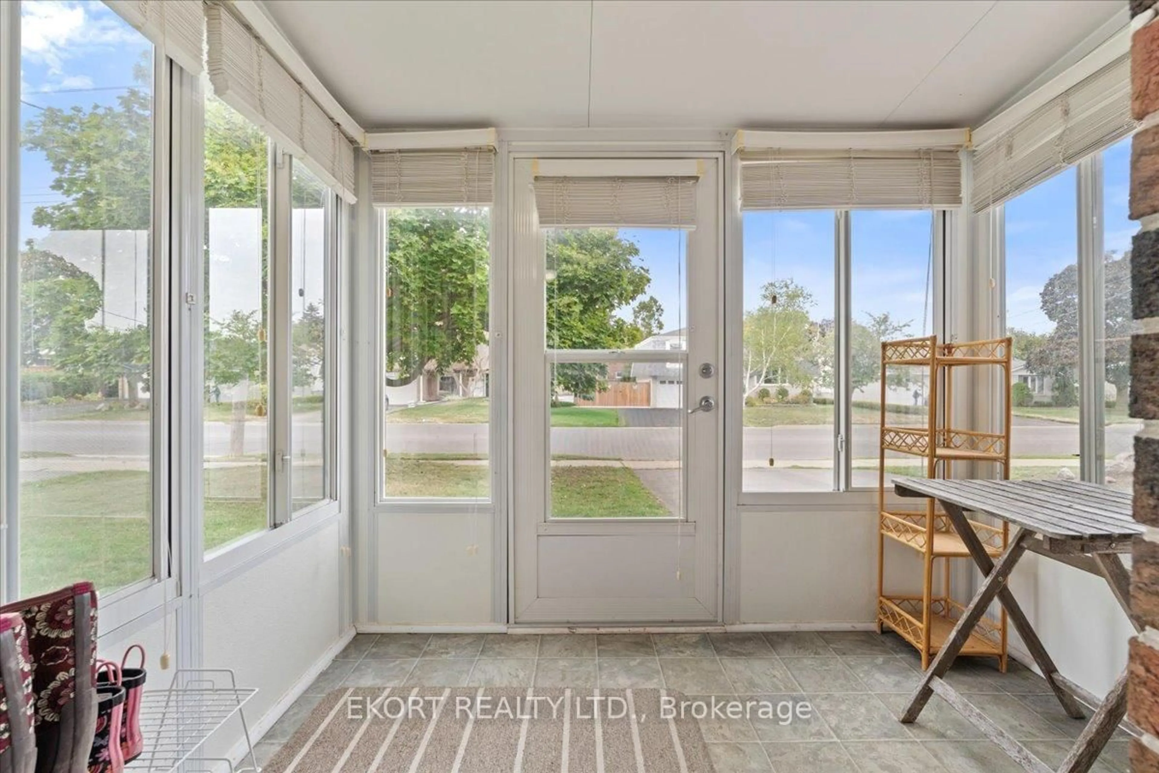 Indoor entryway for 278 Haig Rd, Belleville Ontario K8N 4R2
