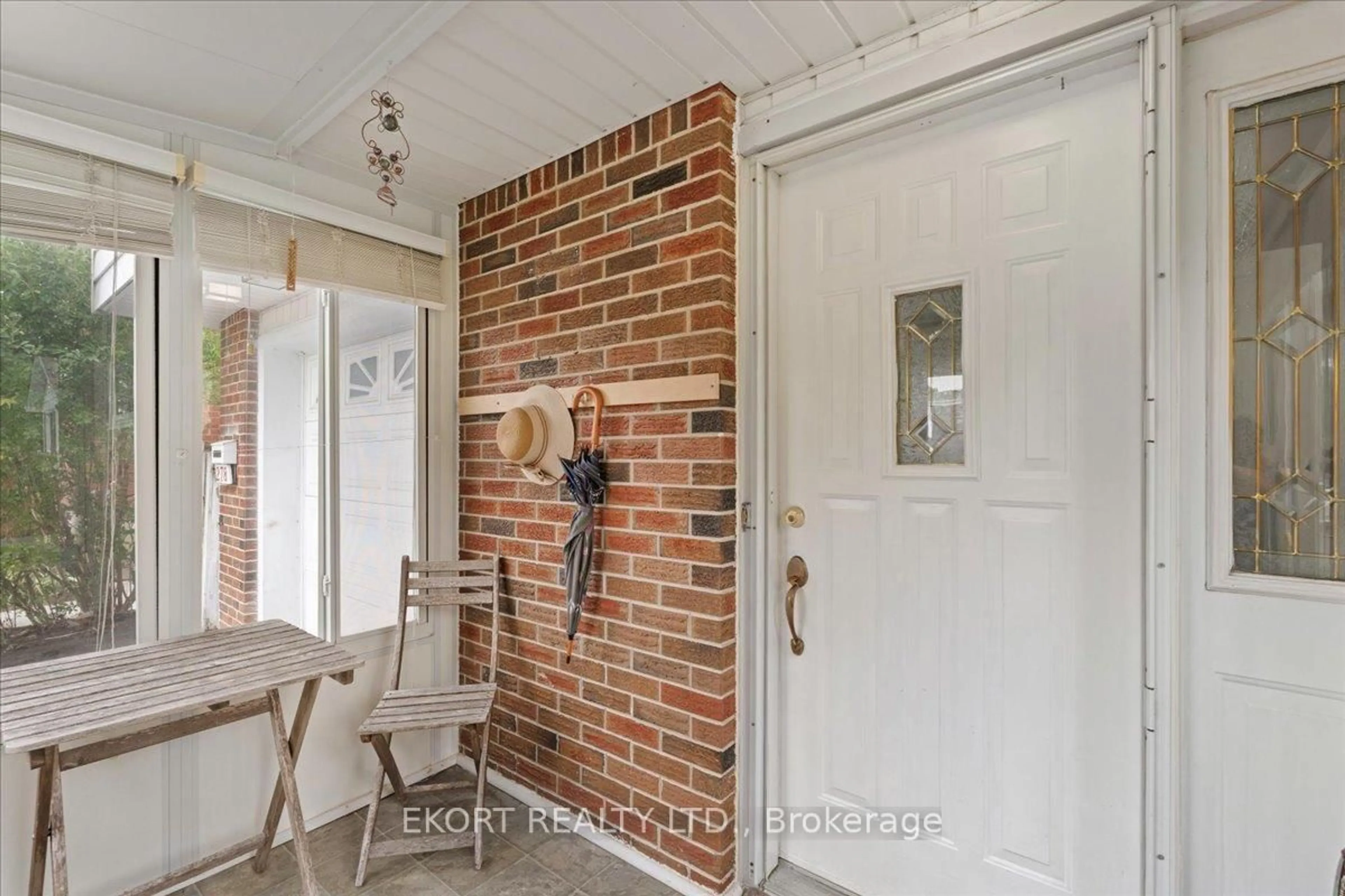 Indoor entryway for 278 Haig Rd, Belleville Ontario K8N 4R2