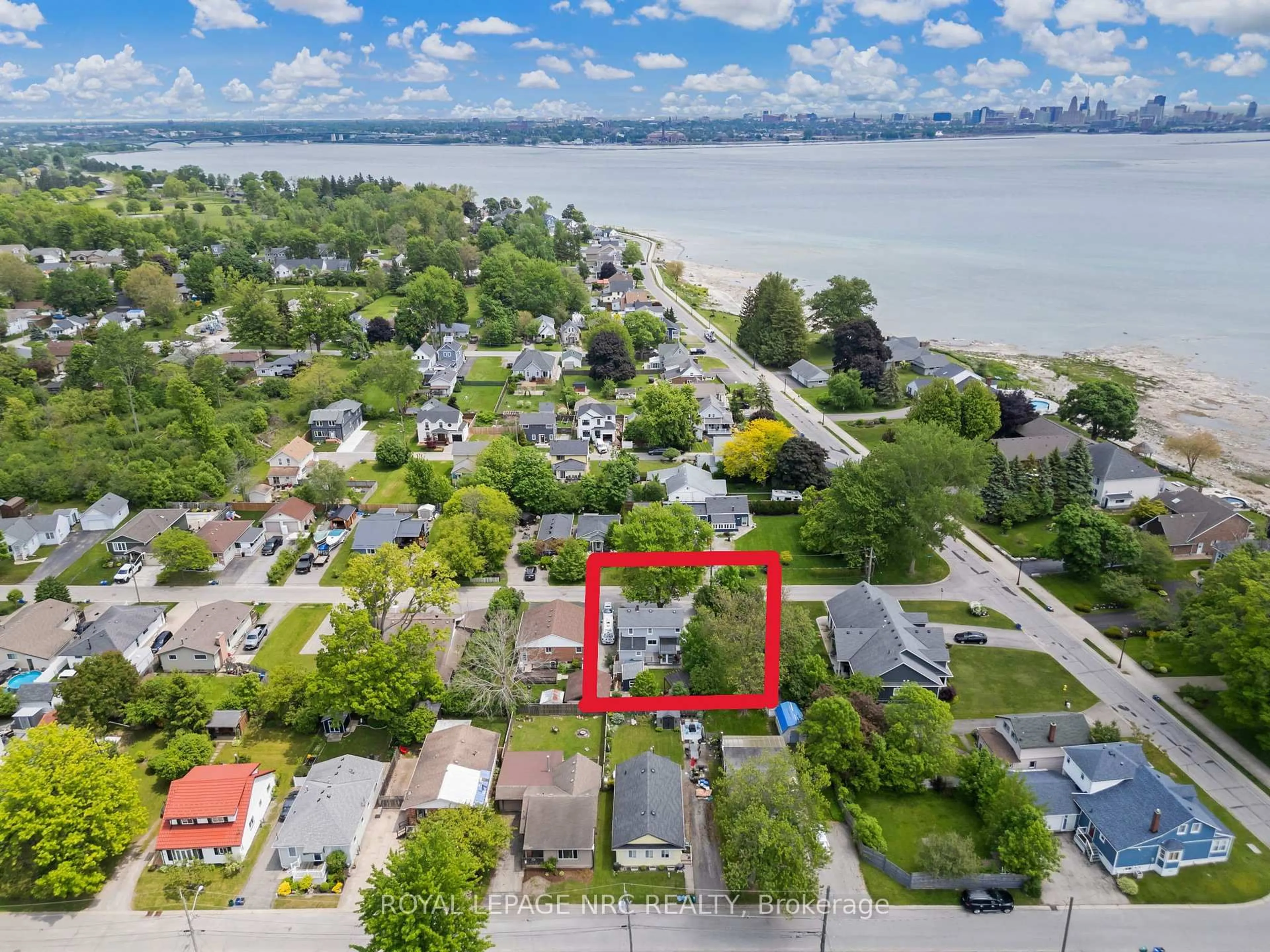 A pic from outside/outdoor area/front of a property/back of a property/a pic from drone, water/lake/river/ocean view for 17 Windsor Ave, Fort Erie Ontario L2A 5L8