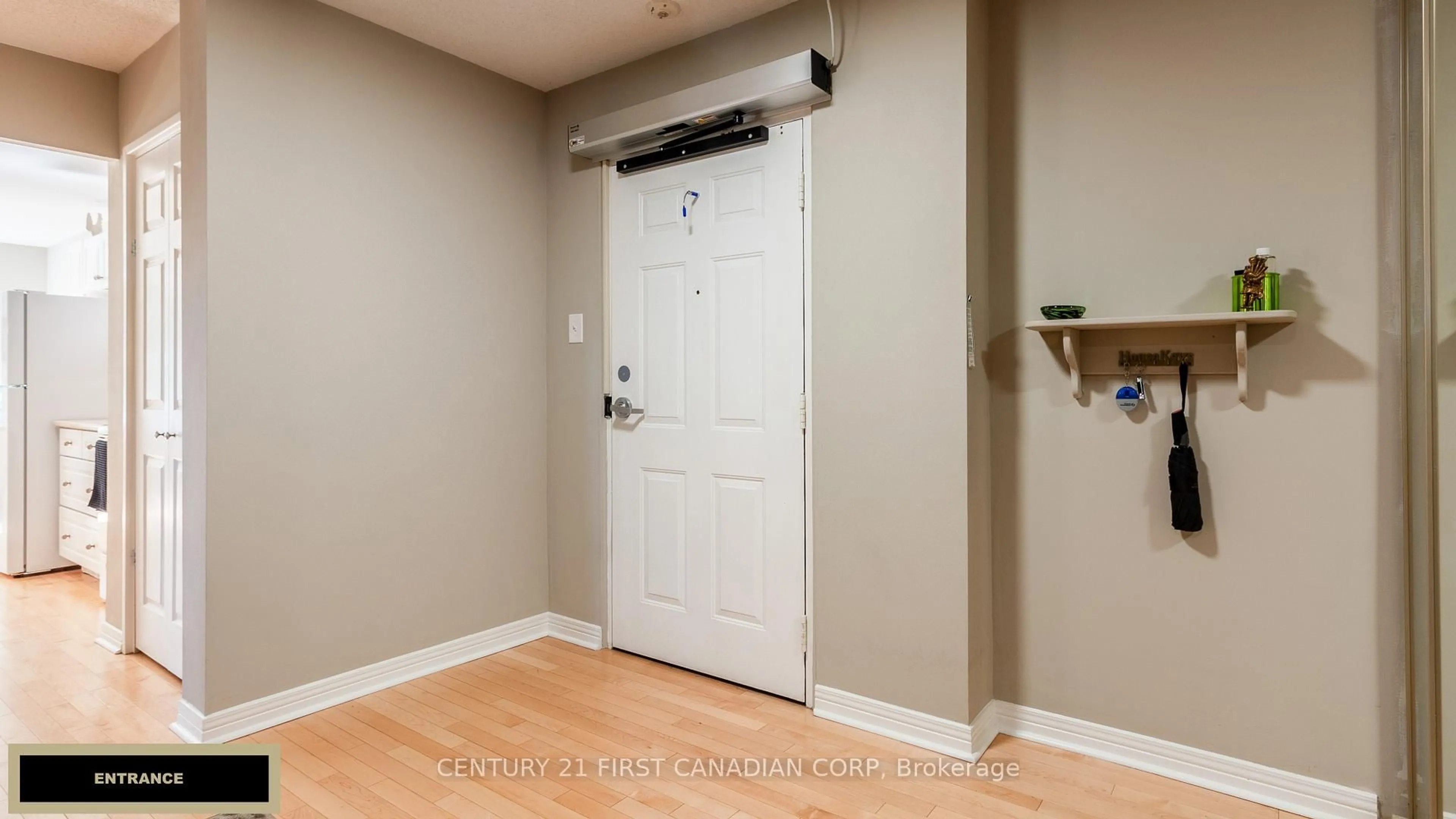 Indoor entryway for 1180 Commissioners Rd #210, London South Ontario N6K 4J2